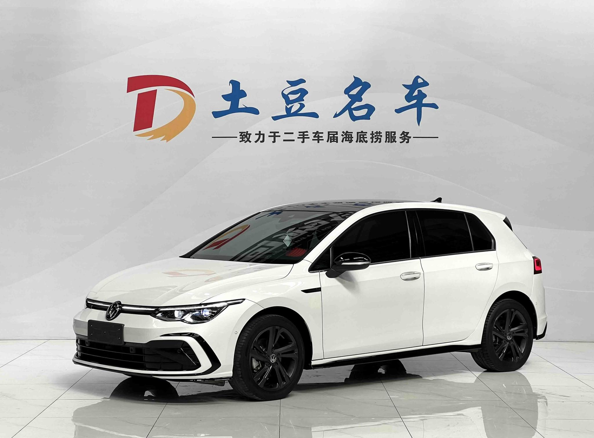 Volkswagen Golf 2021, 1.4 л турбо, робот (DCT), передний, пробег 35 400 км — авто из Китая с пробегом