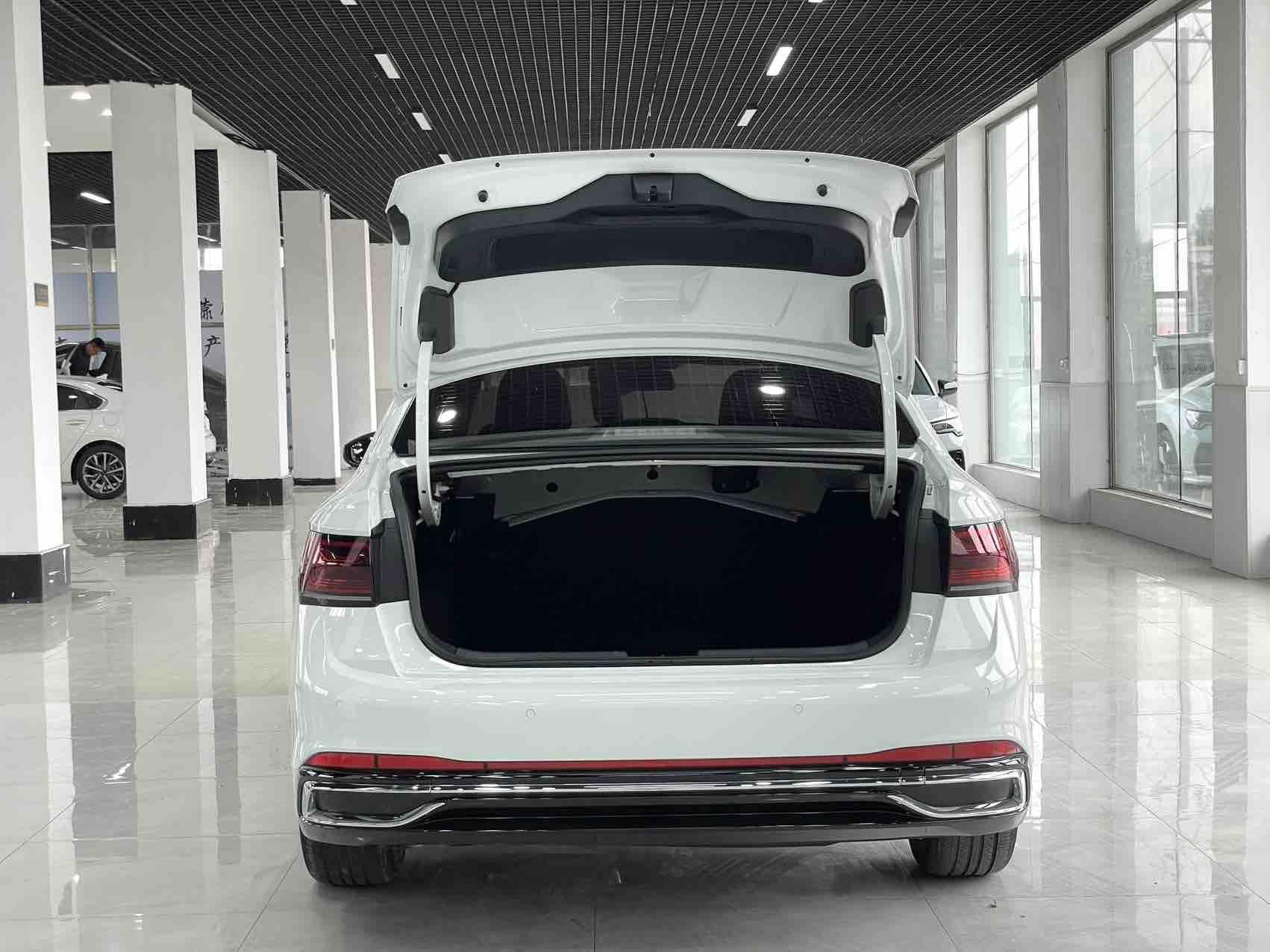 Volkswagen Jetta 2023, фото 17