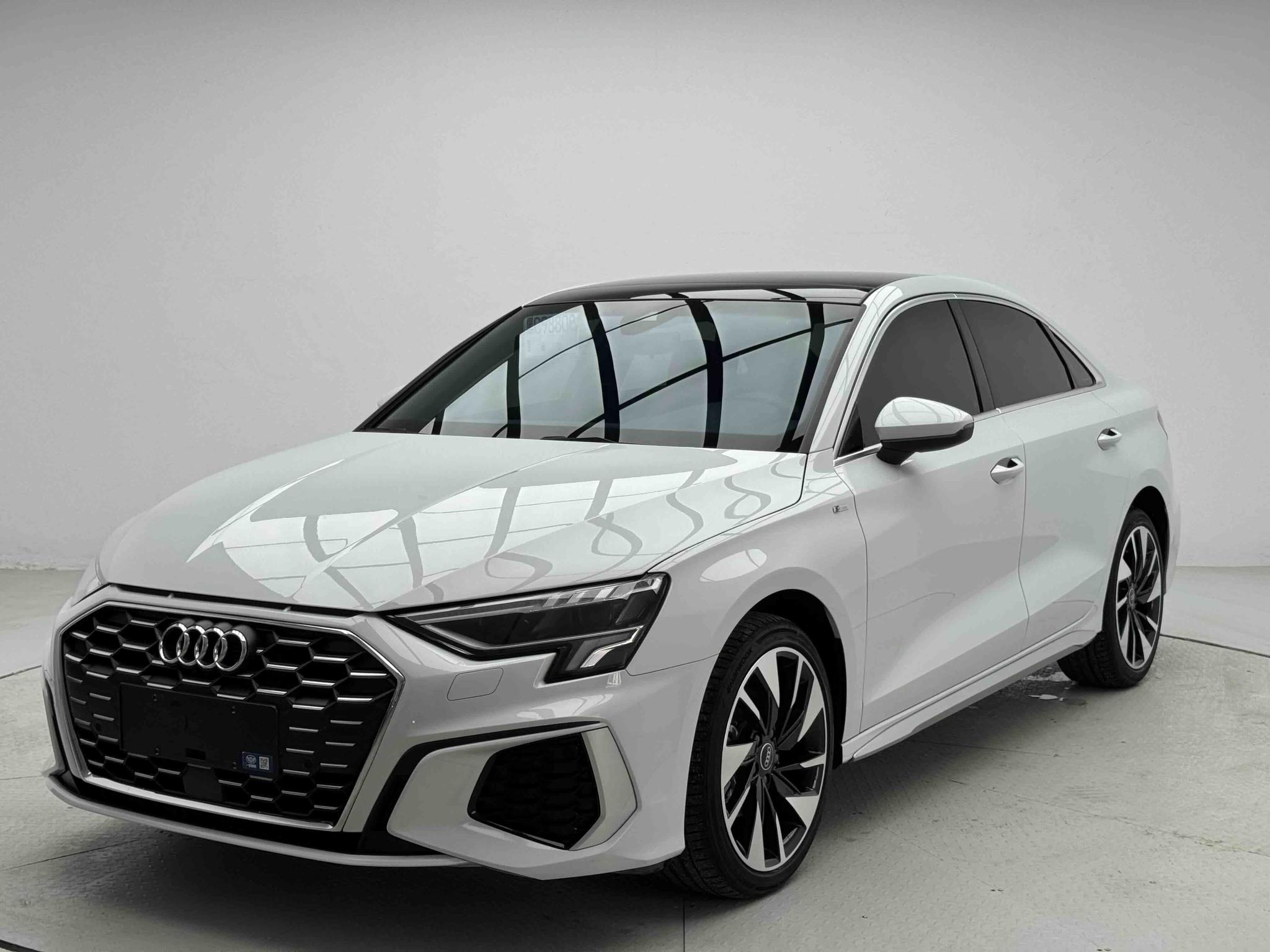 Audi A3 2023, 1.4 л турбо, робот (DCT), передний, пробег 24 000 км — авто из Китая с пробегом