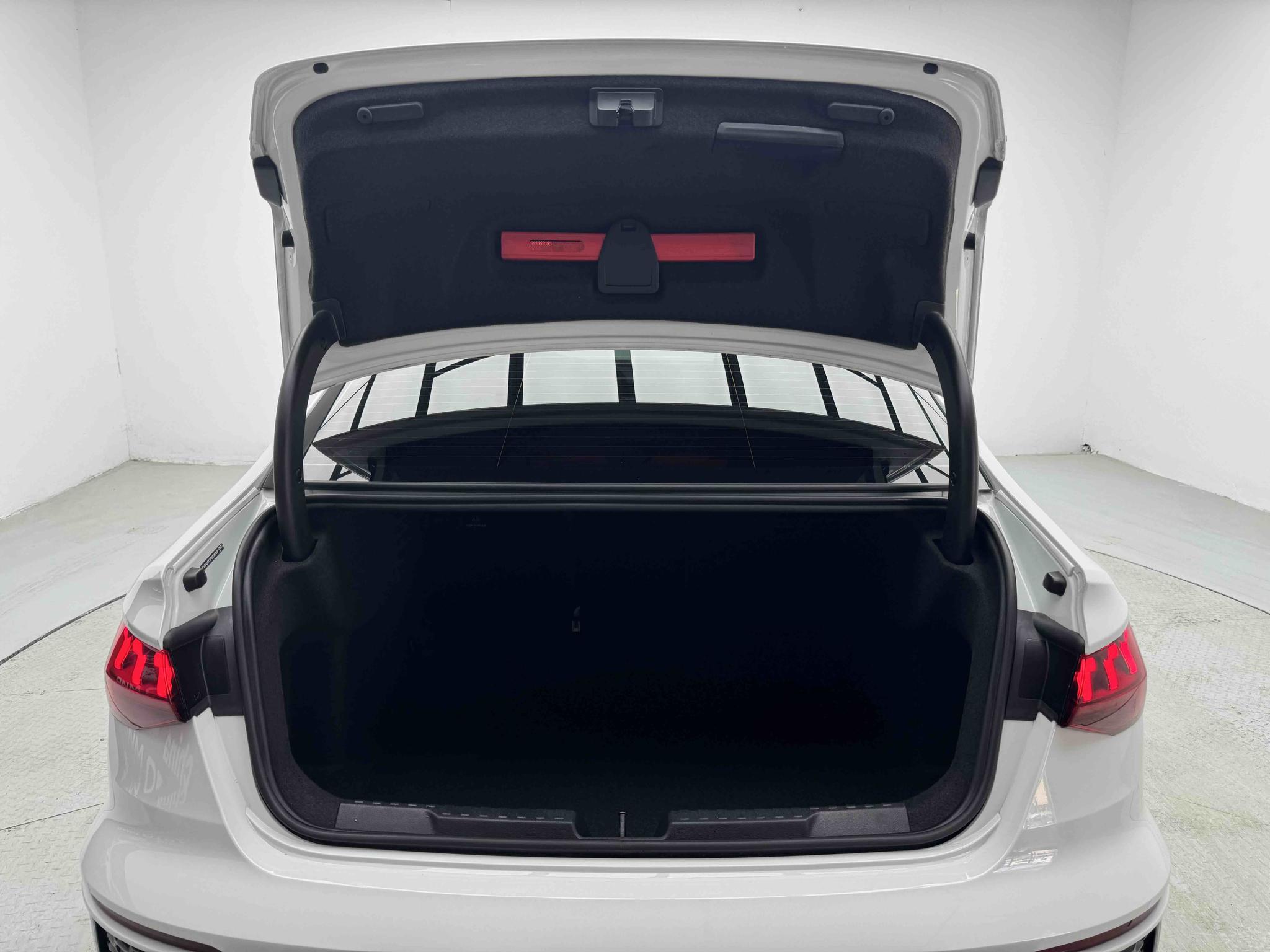 Audi A3 2023, фото 17