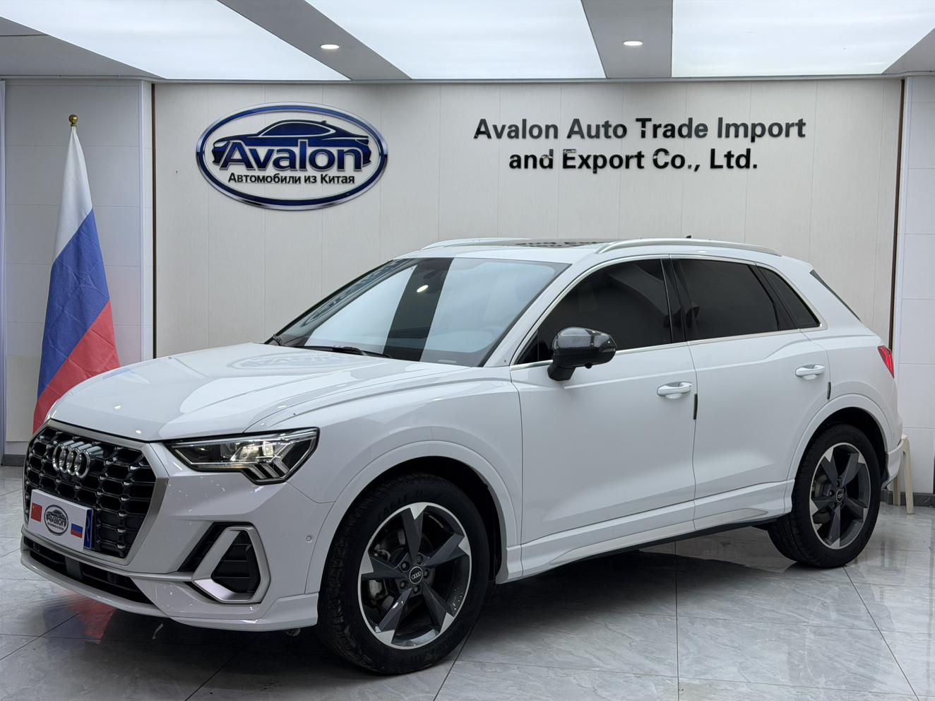Audi Q3 2023, 1.4 л турбо, робот (DCT), передний, пробег 27 000 км — авто из Китая с пробегом