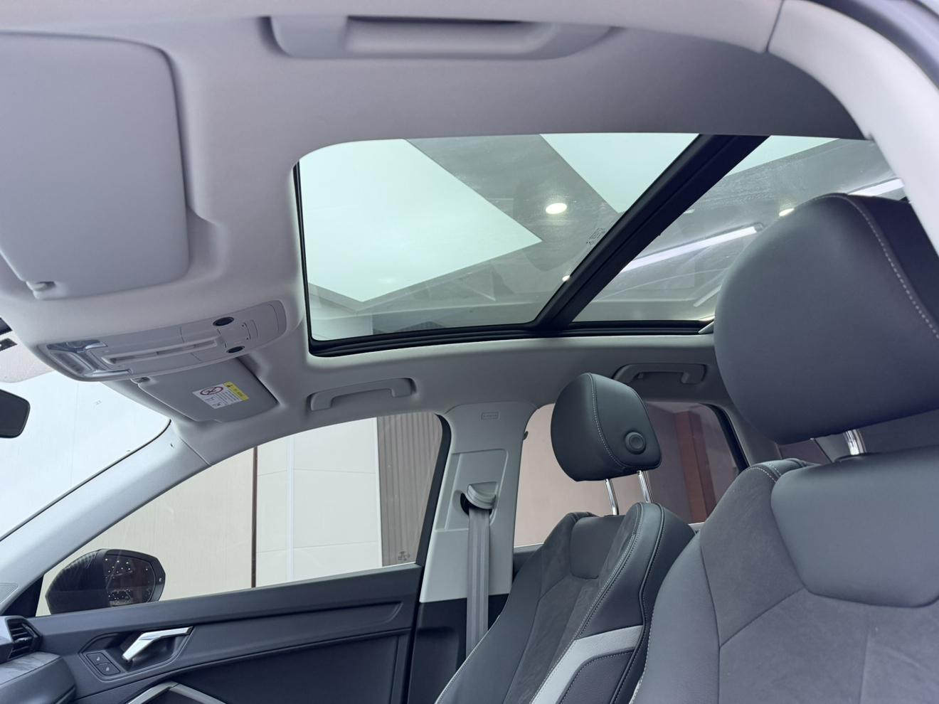 Audi Q3 2023, фото 14