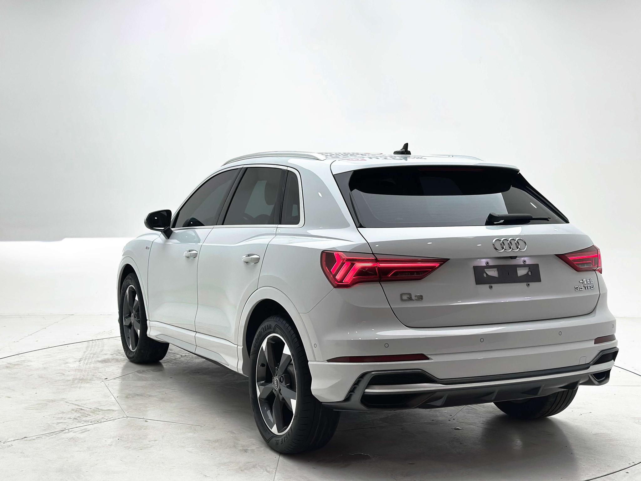 Audi Q3 2022, фото 4