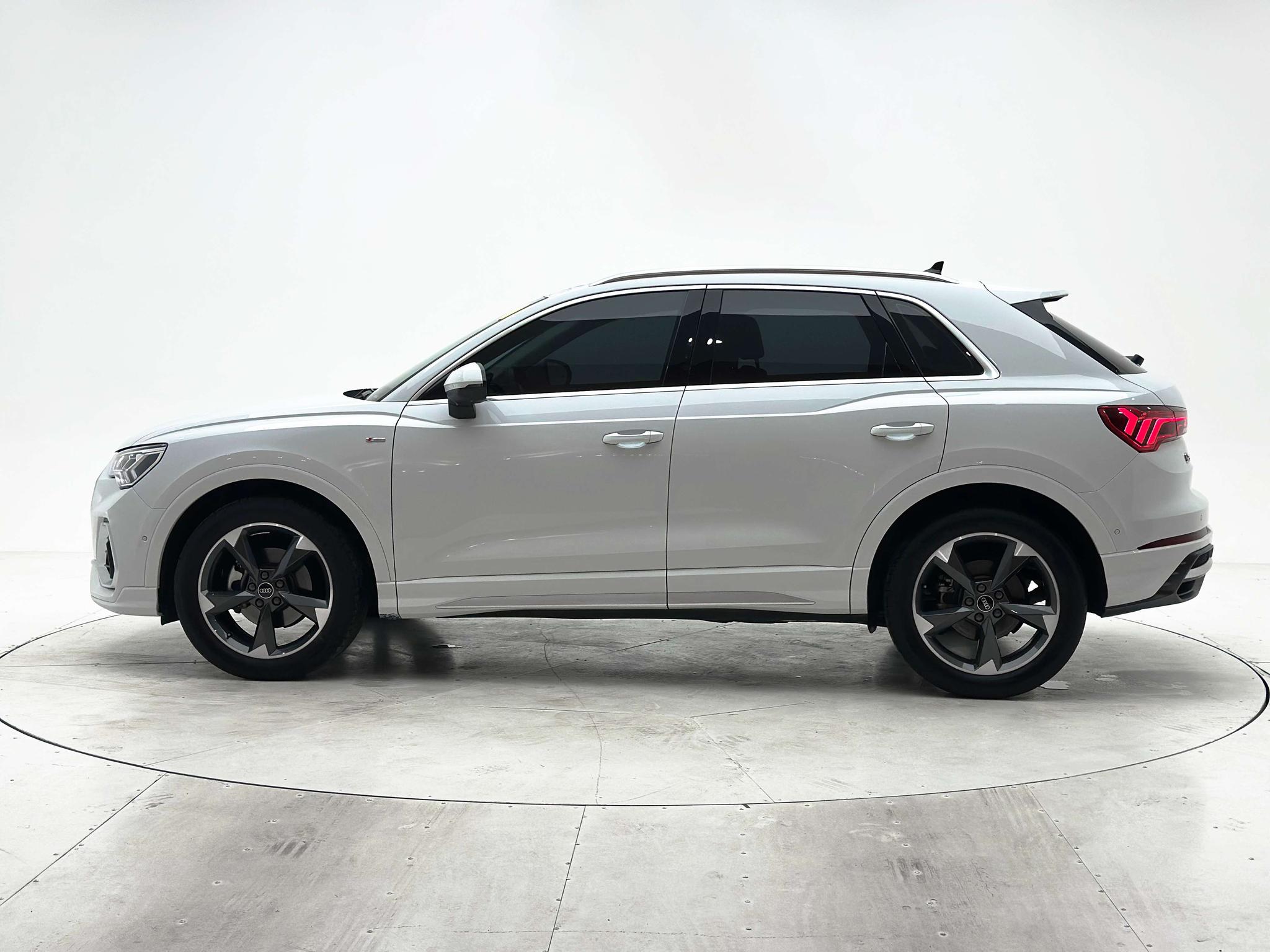 Audi Q3 2022, фото 7