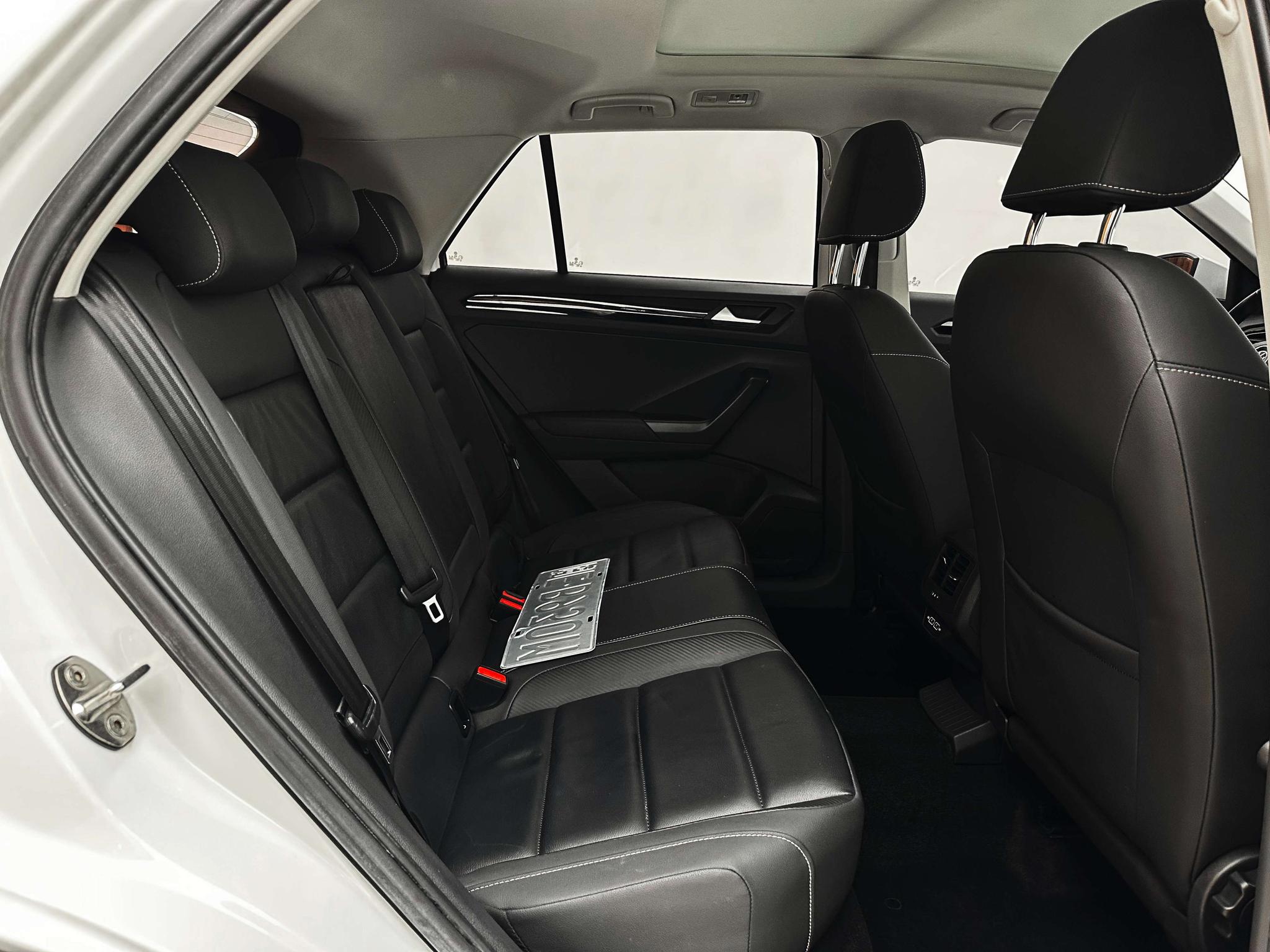 Volkswagen T-Roc 2021, фото 15