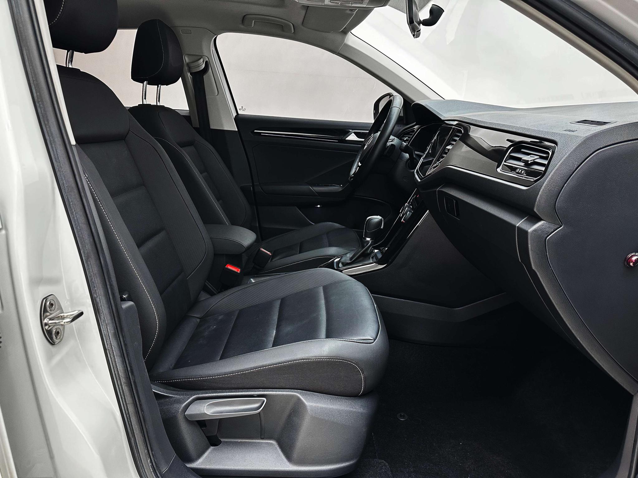 Volkswagen T-Roc 2021, фото 16