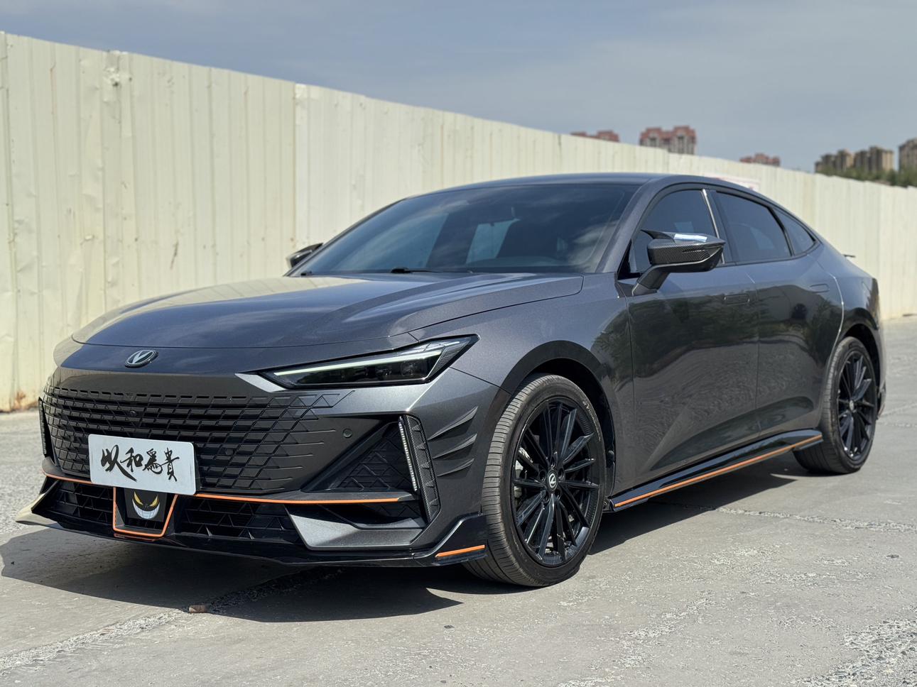 Changan UNI-V 2023, 1.5 л турбо, робот (DCT), передний, пробег 63 000 км — авто из Китая с пробегом