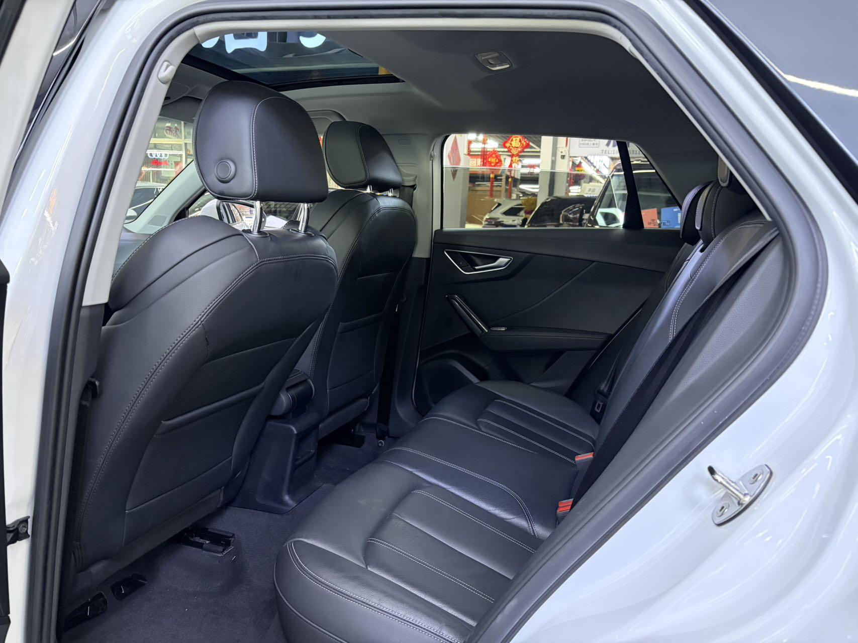 Audi Q2L 2022, фото 9