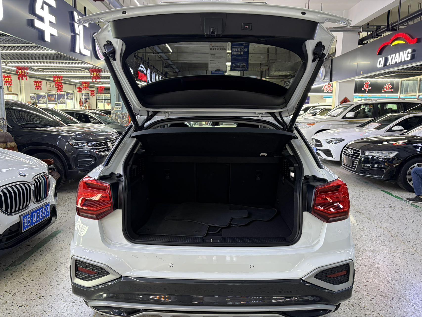 Audi Q2L 2022, фото 10