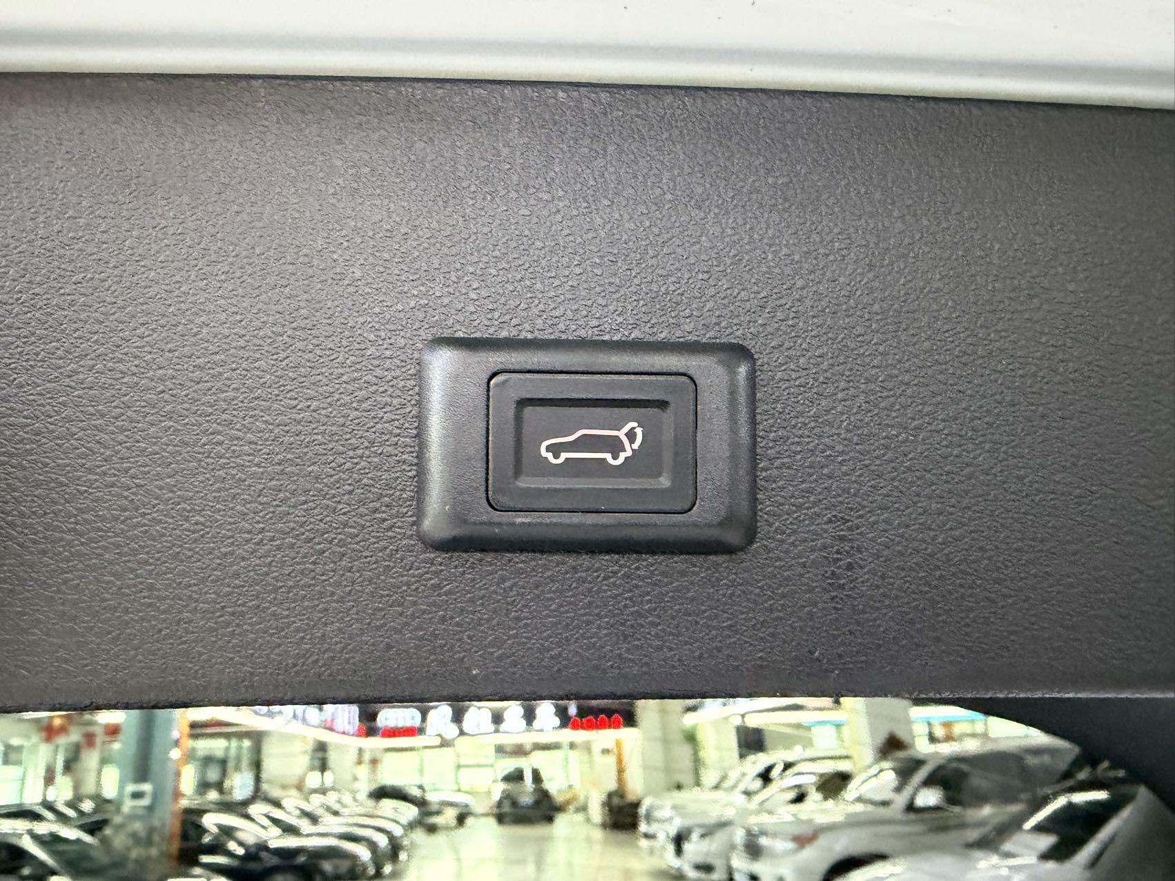 Audi Q2L 2022, фото 13