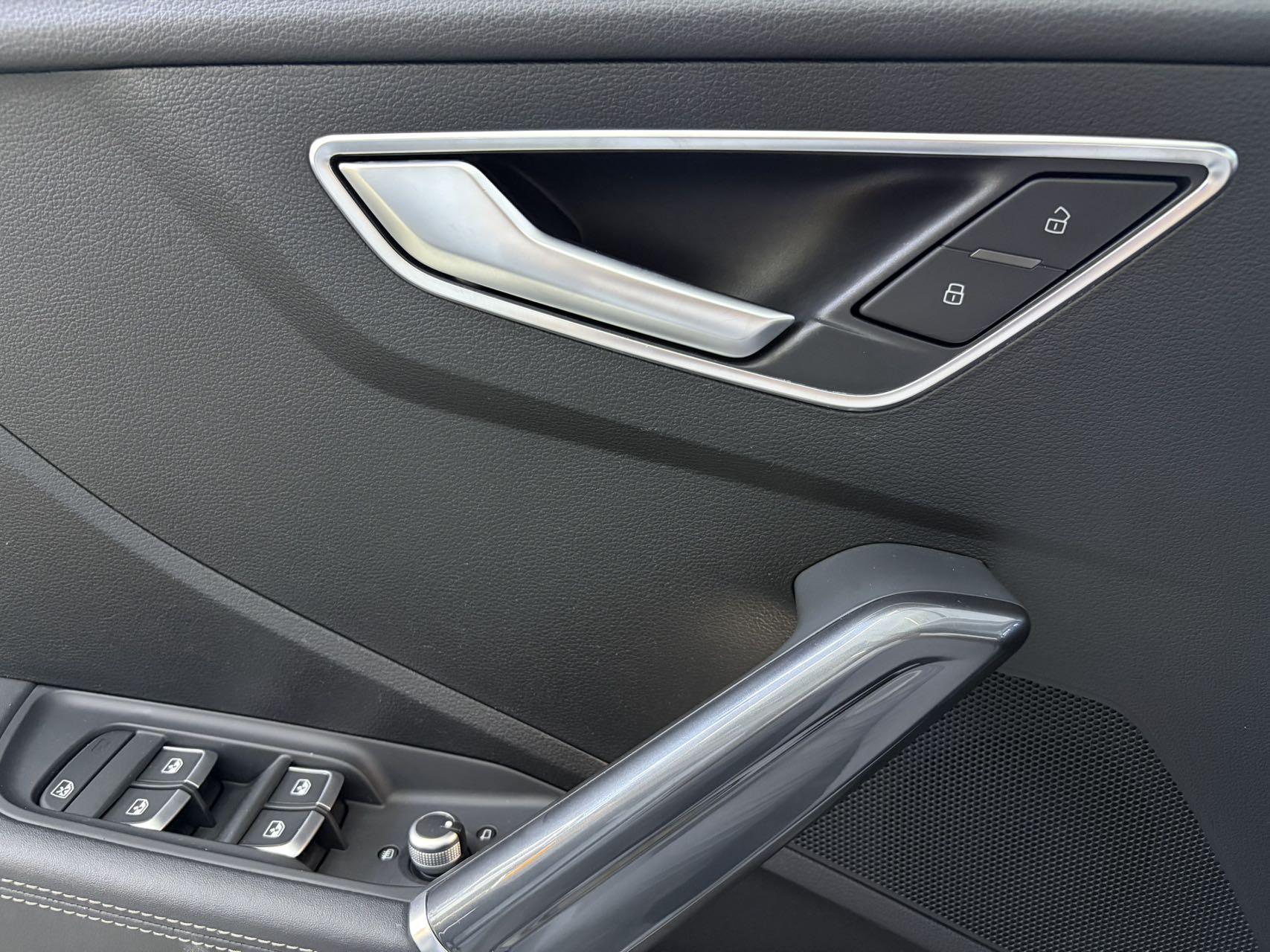 Audi Q2L 2022, фото 14