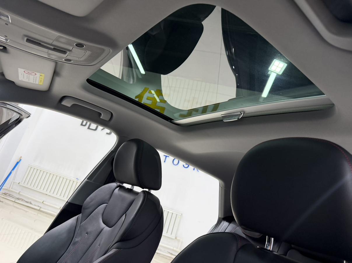 Audi Q2L 2022, фото 15