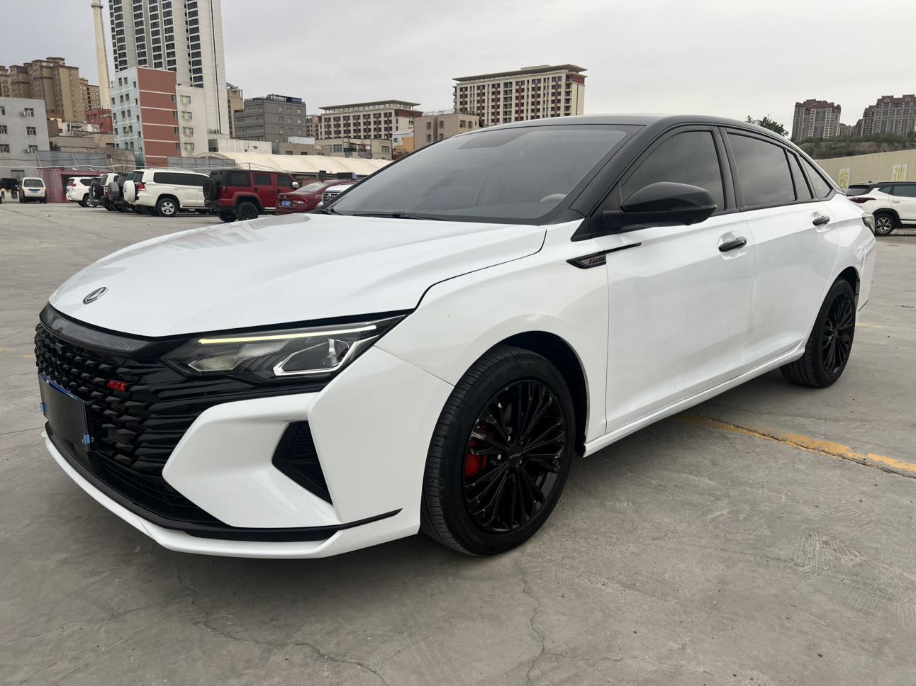 Dongfeng Yixuan MAX 2023, 1.5 л турбо, робот (DCT), передний, пробег 77 000 км — авто из Китая с пробегом