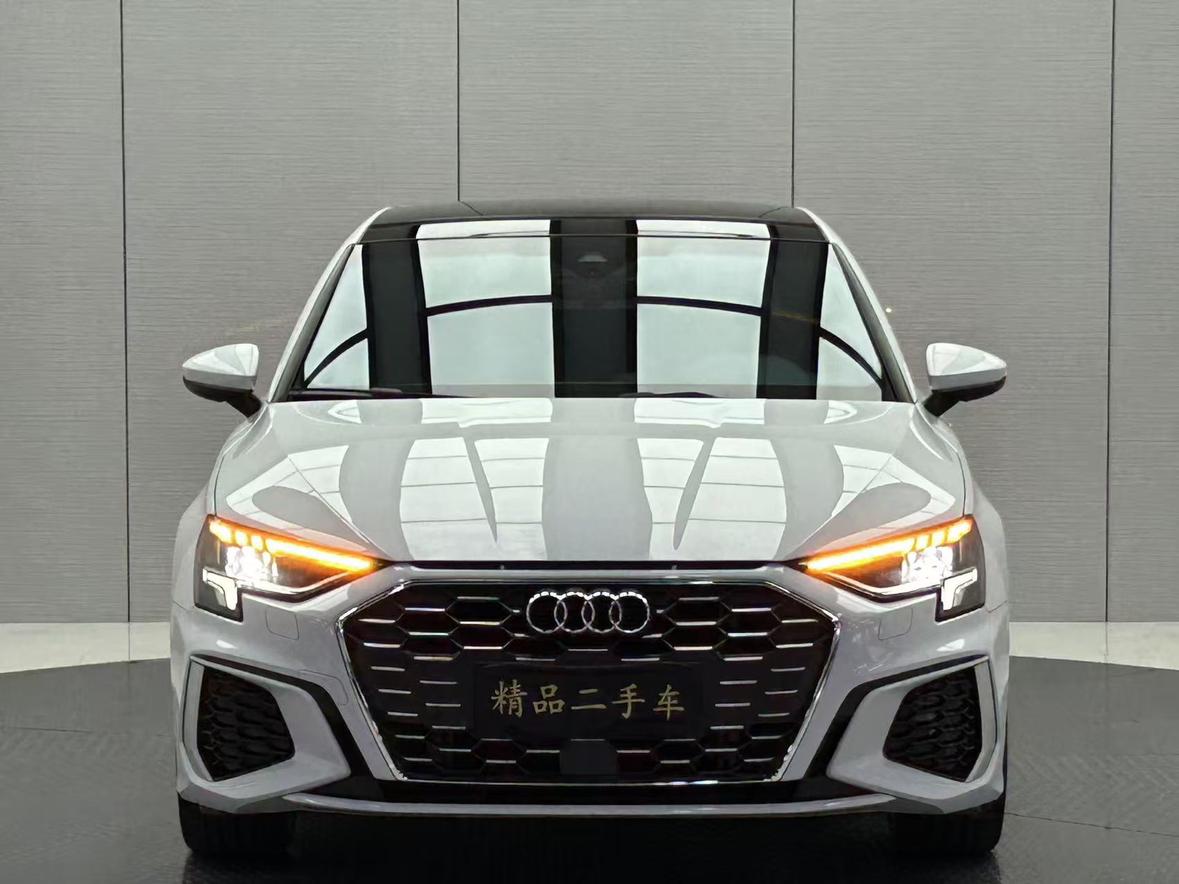 Audi A3 2023, фото 2