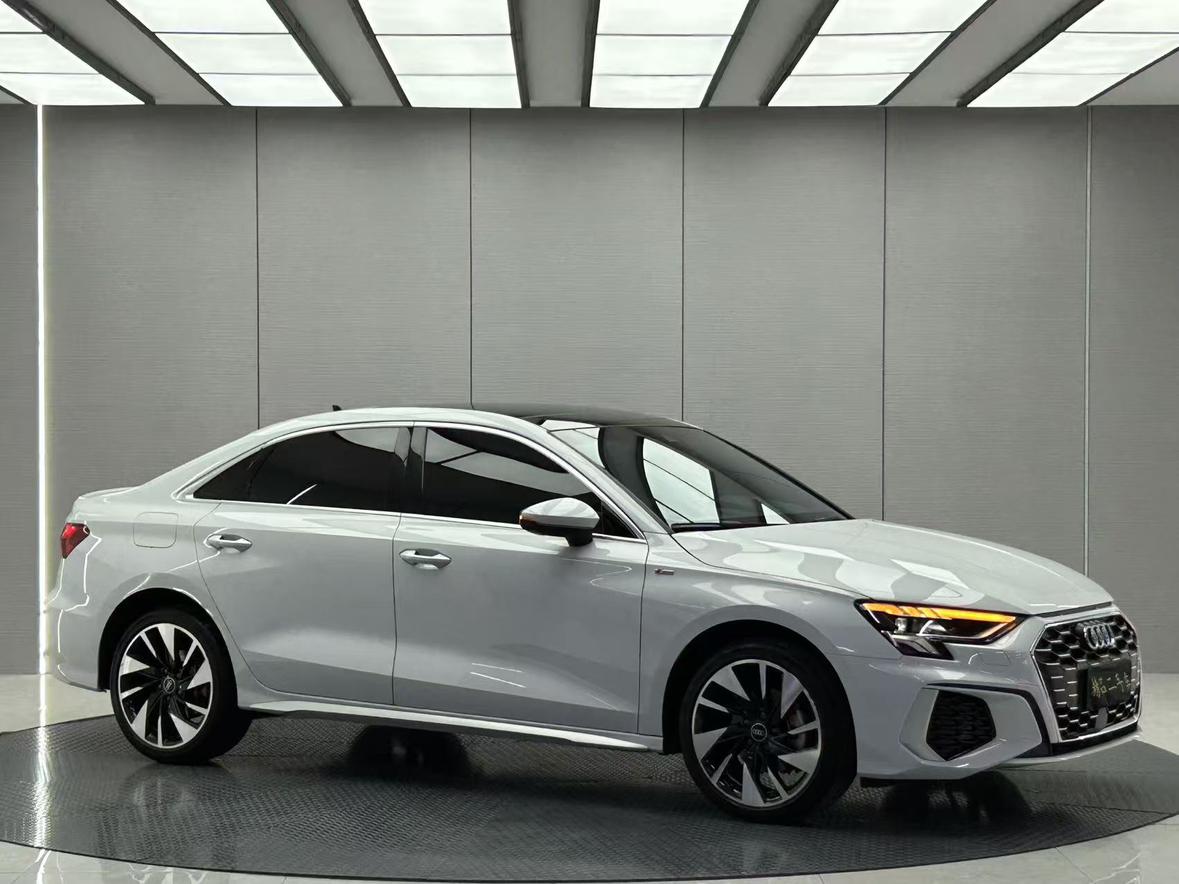 Audi A3 2023, фото 5