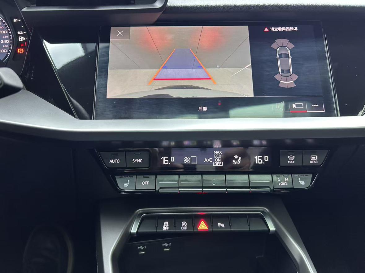 Audi A3 2023, фото 12