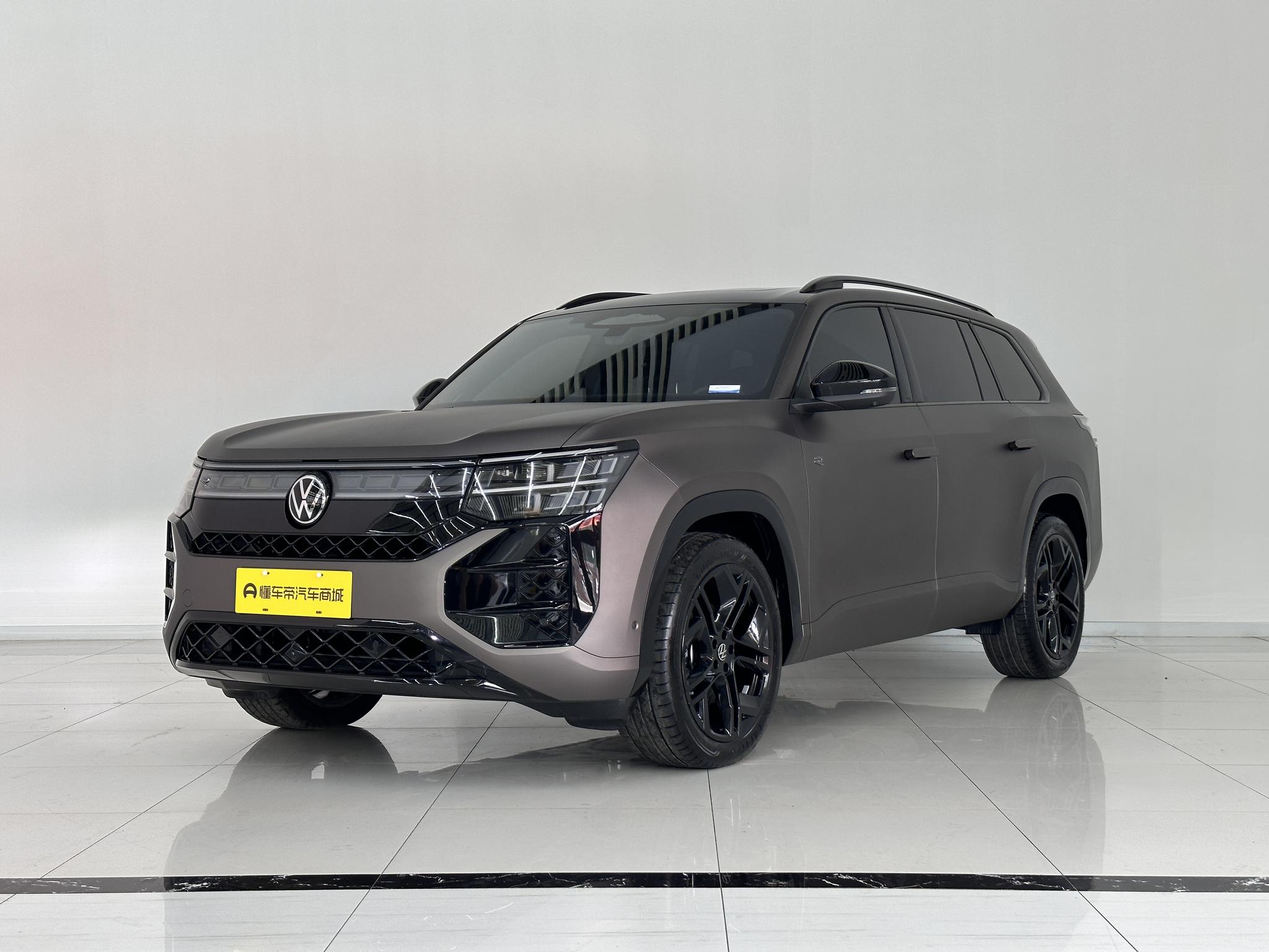 Volkswagen Teramont 2025, 2 л турбо, робот (DCT), полный, пробег 4 600 км — авто из Китая с пробегом