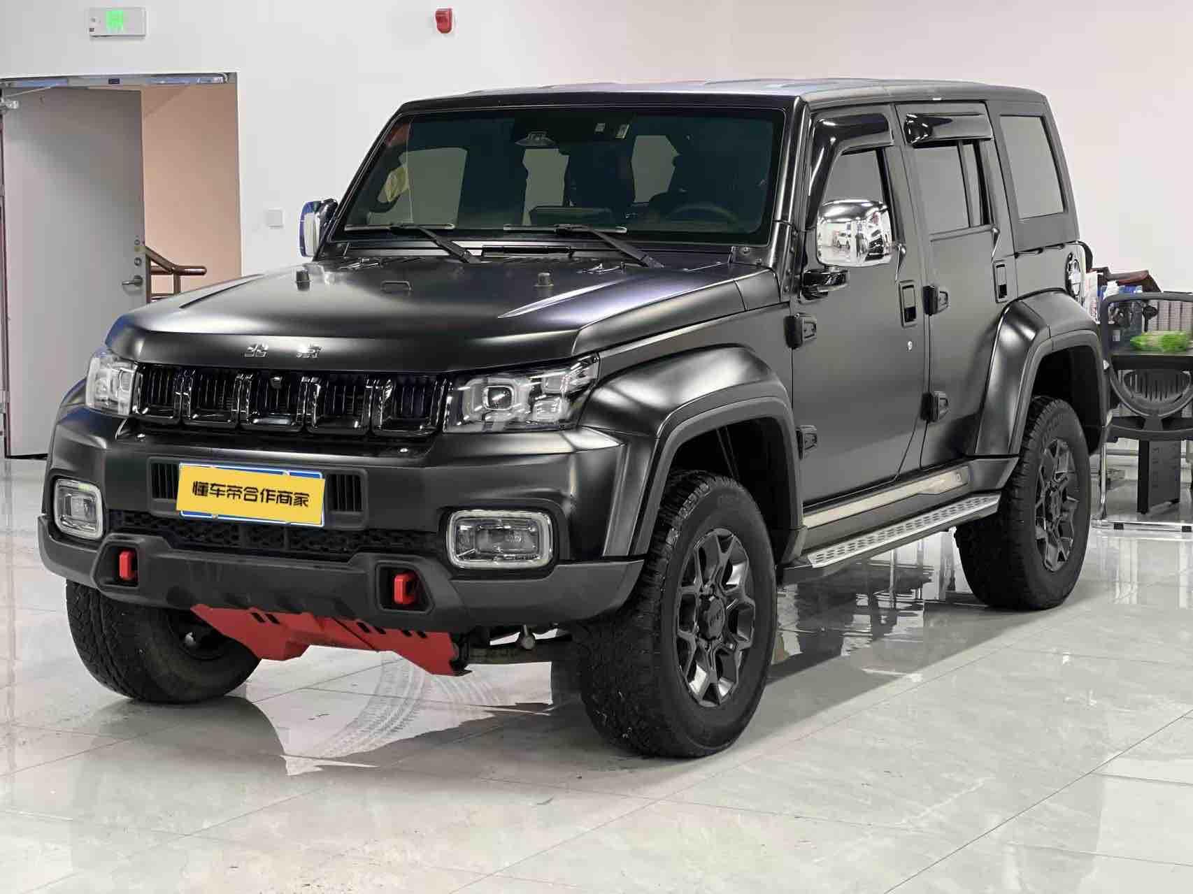 Beijing BJ40 2021, 2 л турбо, автомат, полный, пробег 50 000 км — авто из Китая с пробегом