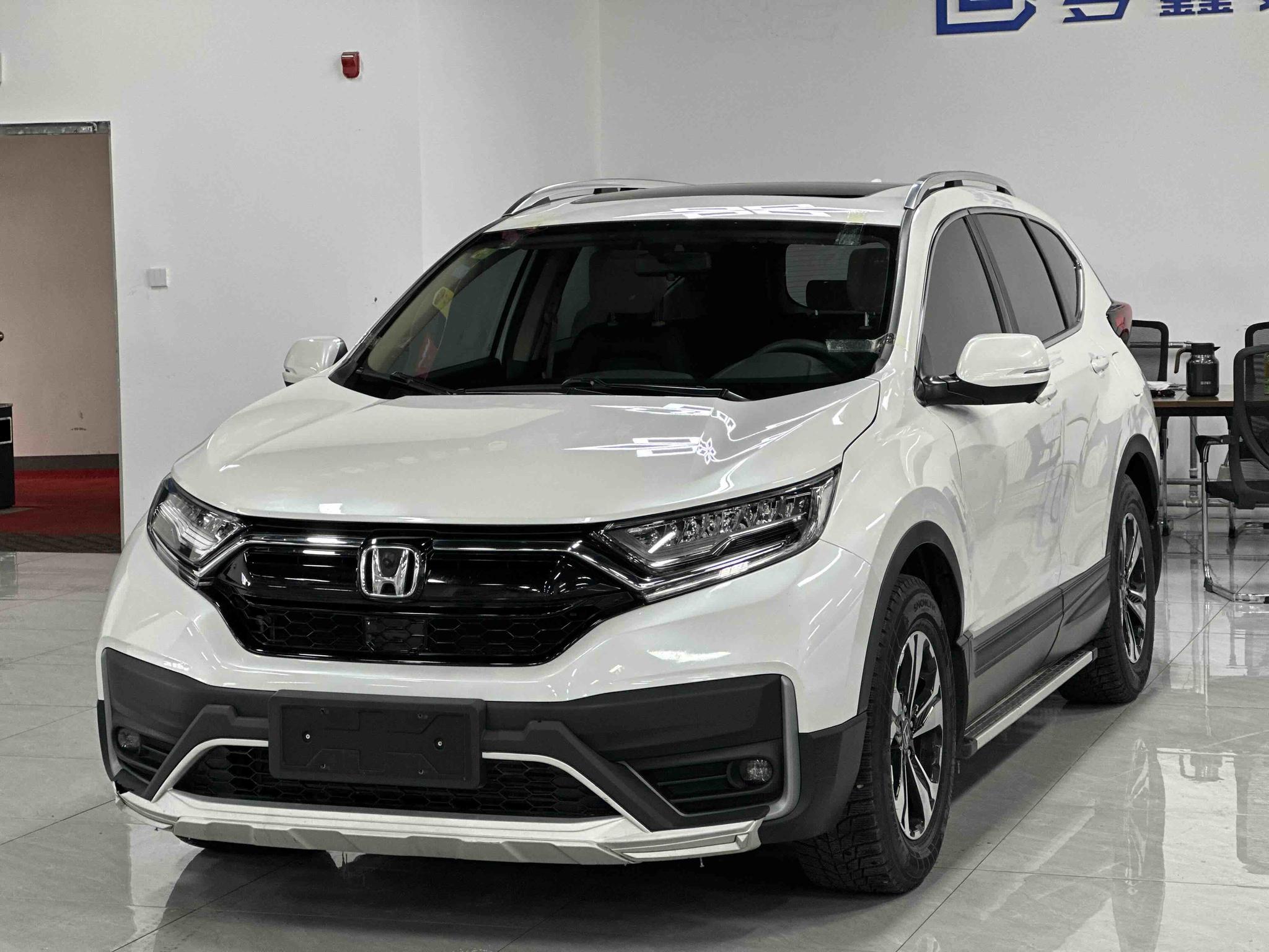 Honda CR-V 2021, 1.5 л турбо, вариатор (CVT), передний, пробег 81 000 км — авто из Китая с пробегом