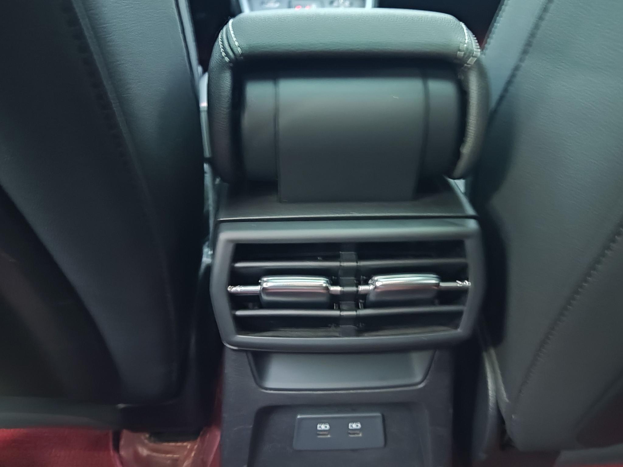 Audi A3 2023, фото 17
