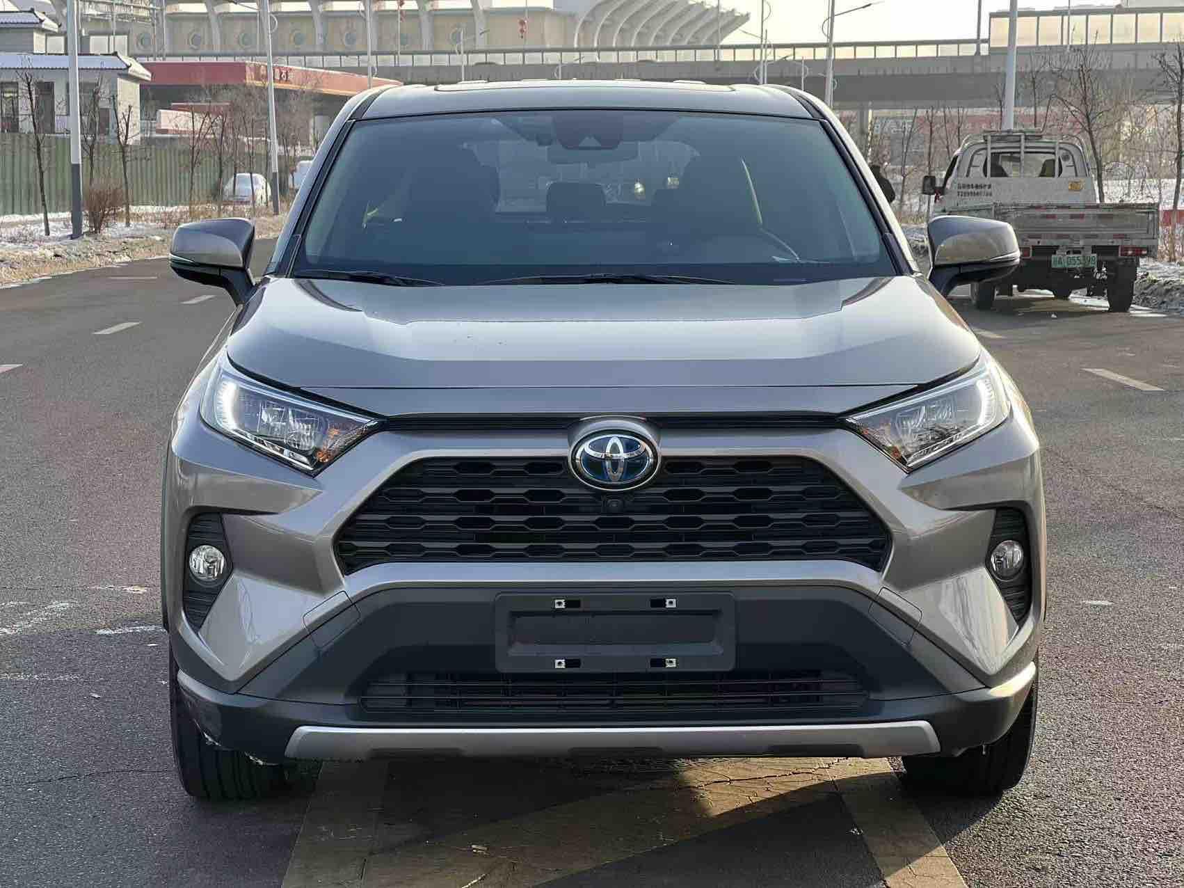 Toyota RAV4 2022, фото 2