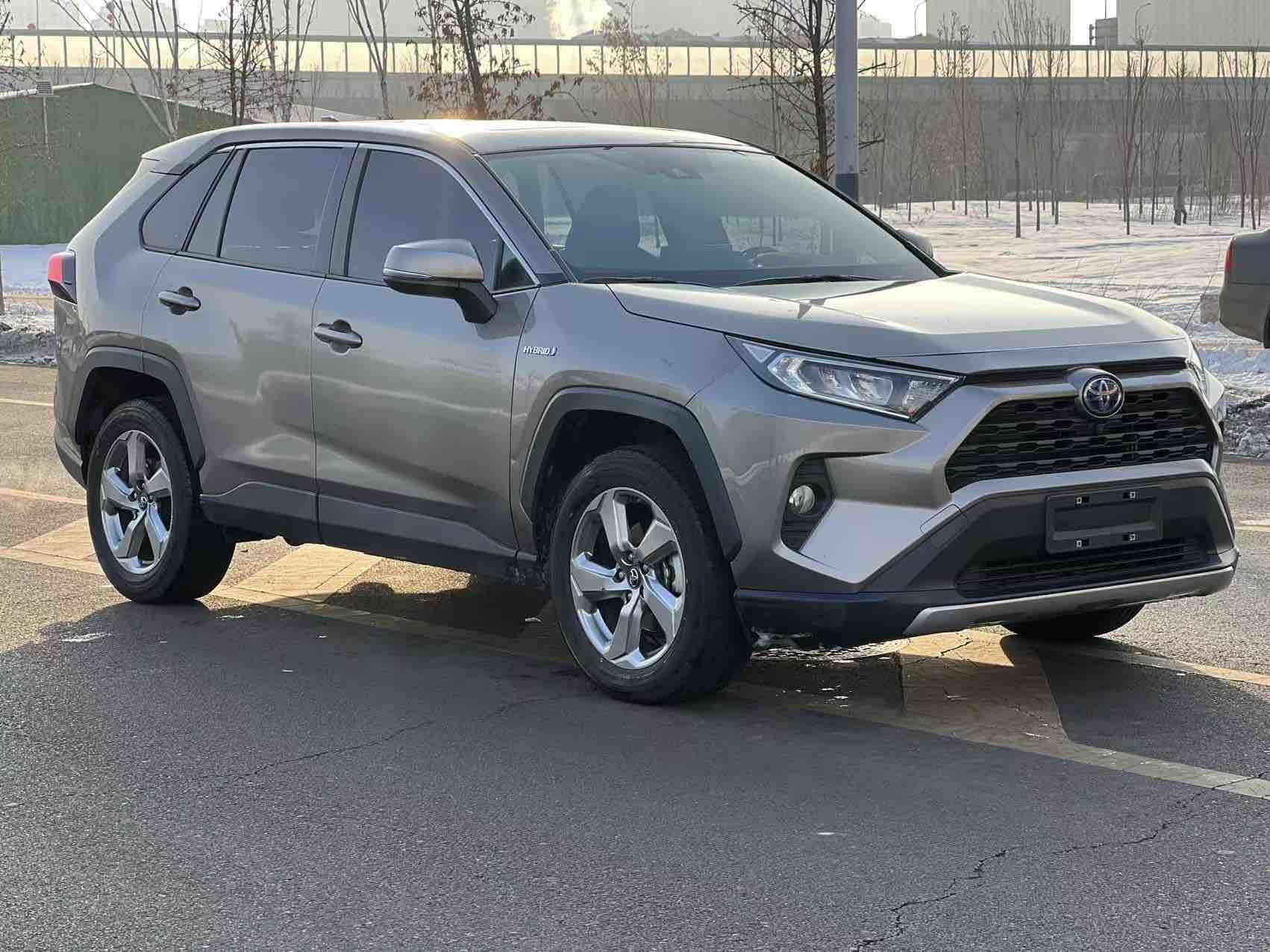 Toyota RAV4 2022, фото 3