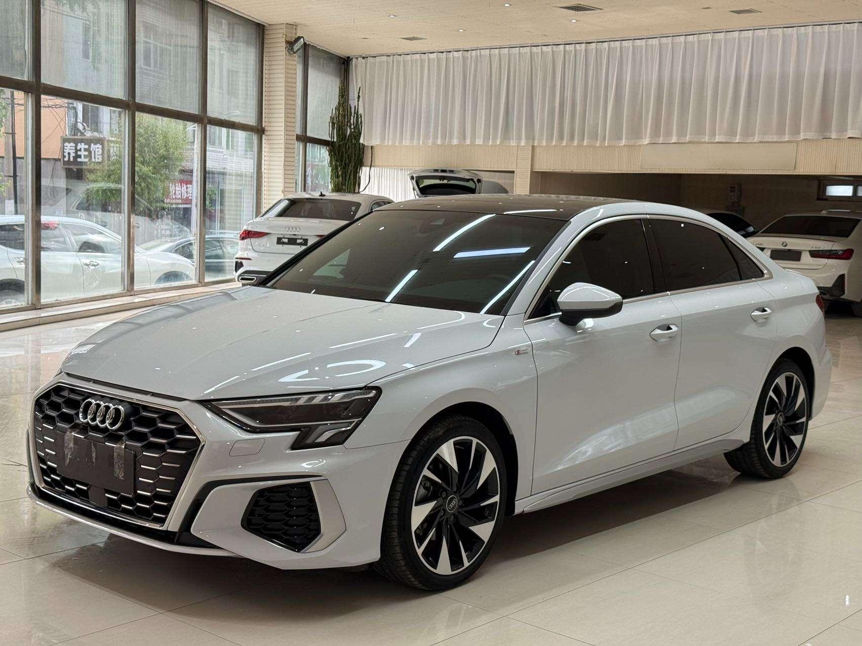 Audi A3 2022, 1.4 л турбо, робот (DCT), передний, пробег 18 000 км — авто из Китая с пробегом