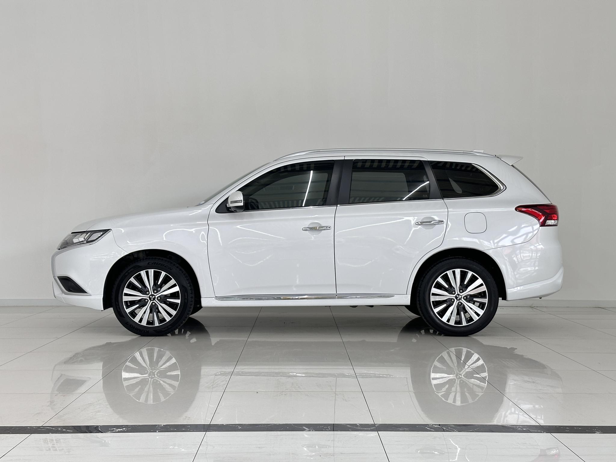 Mitsubishi Outlander 2021, фото 4