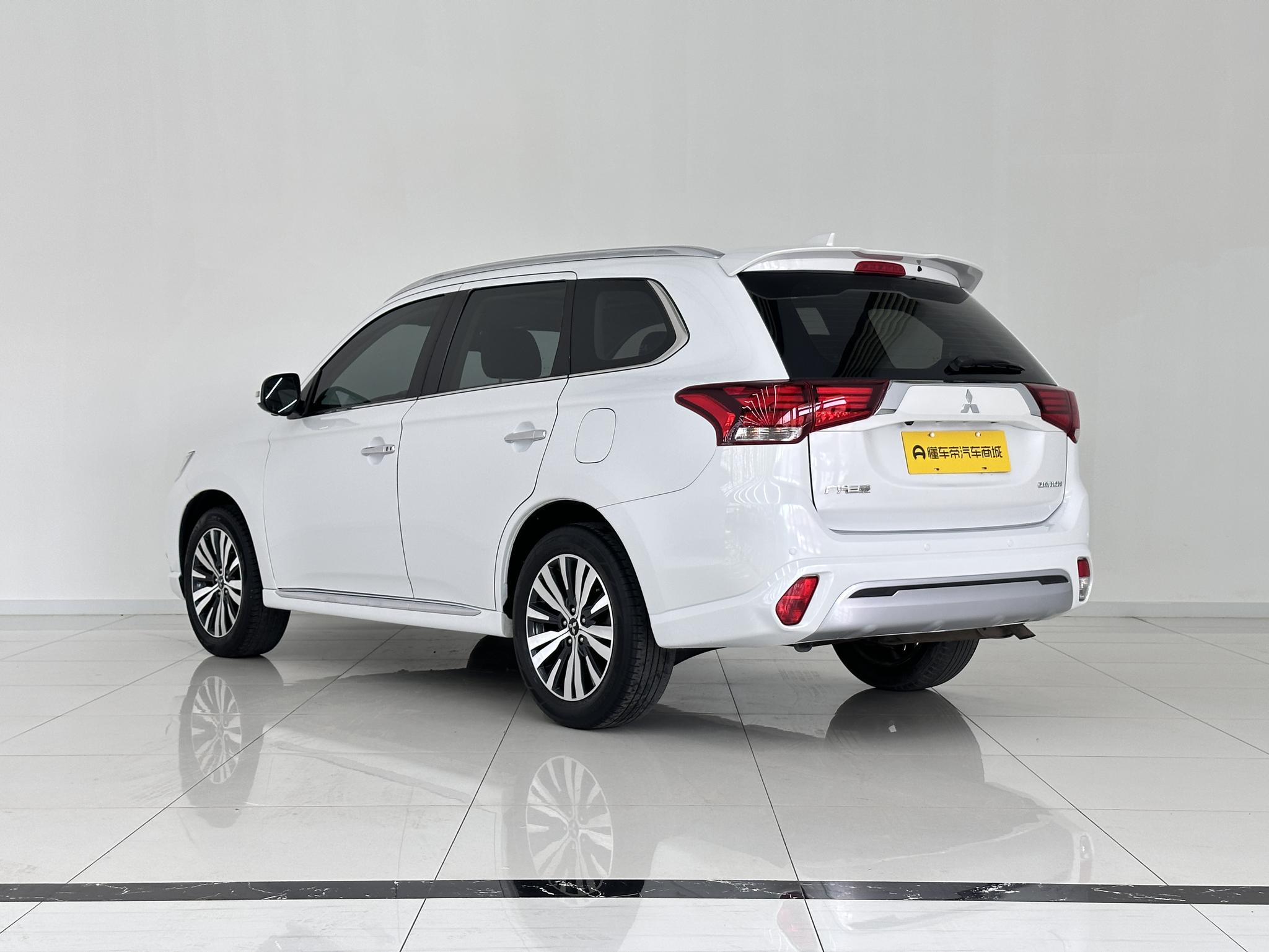 Mitsubishi Outlander 2021, фото 5