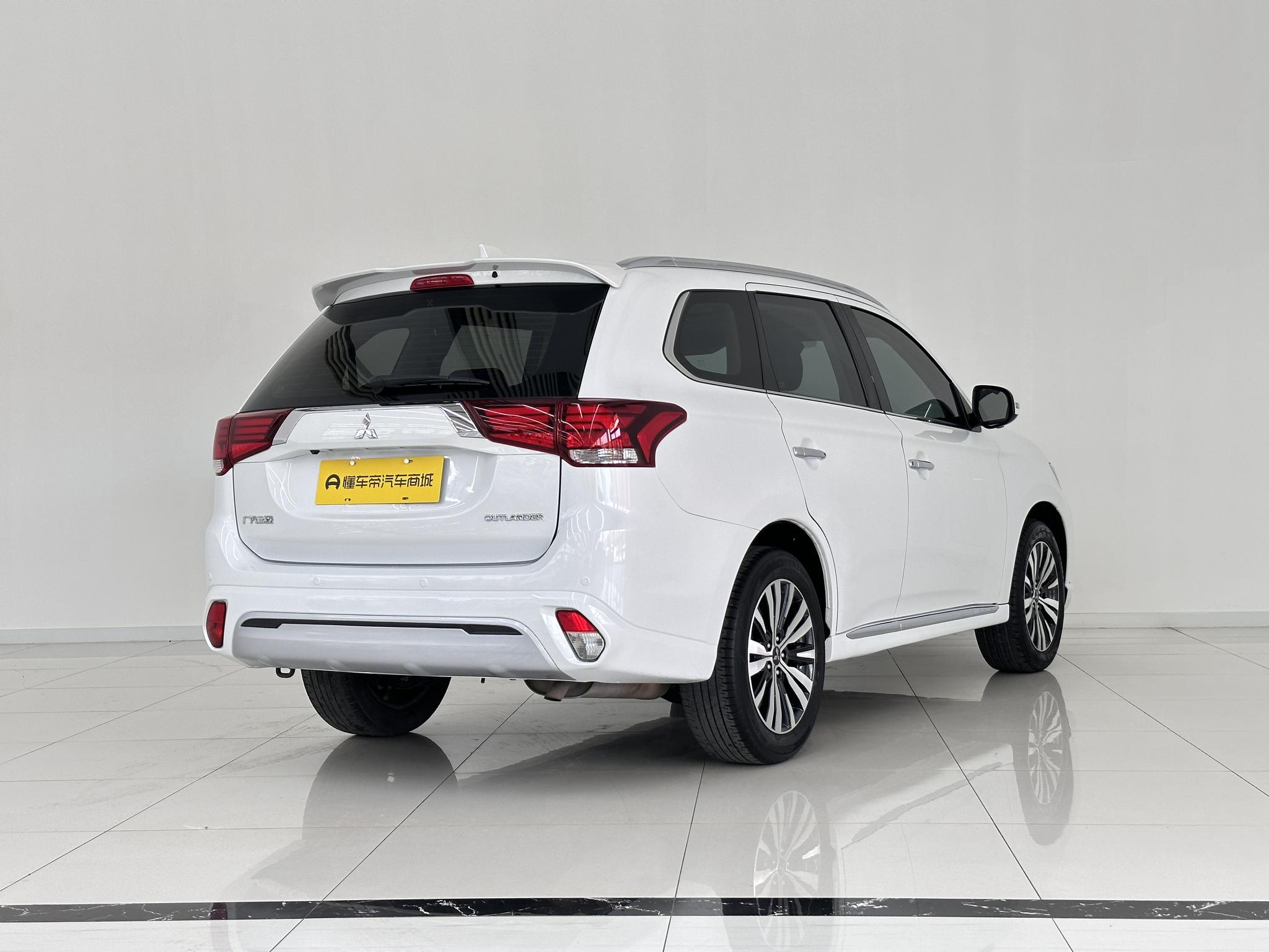 Mitsubishi Outlander 2021, фото 7