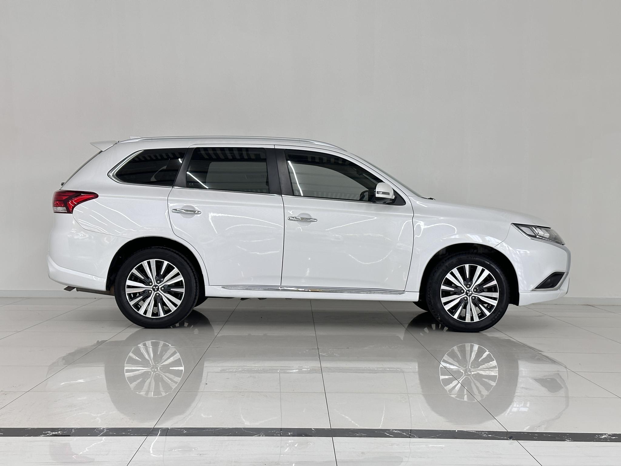 Mitsubishi Outlander 2021, фото 8
