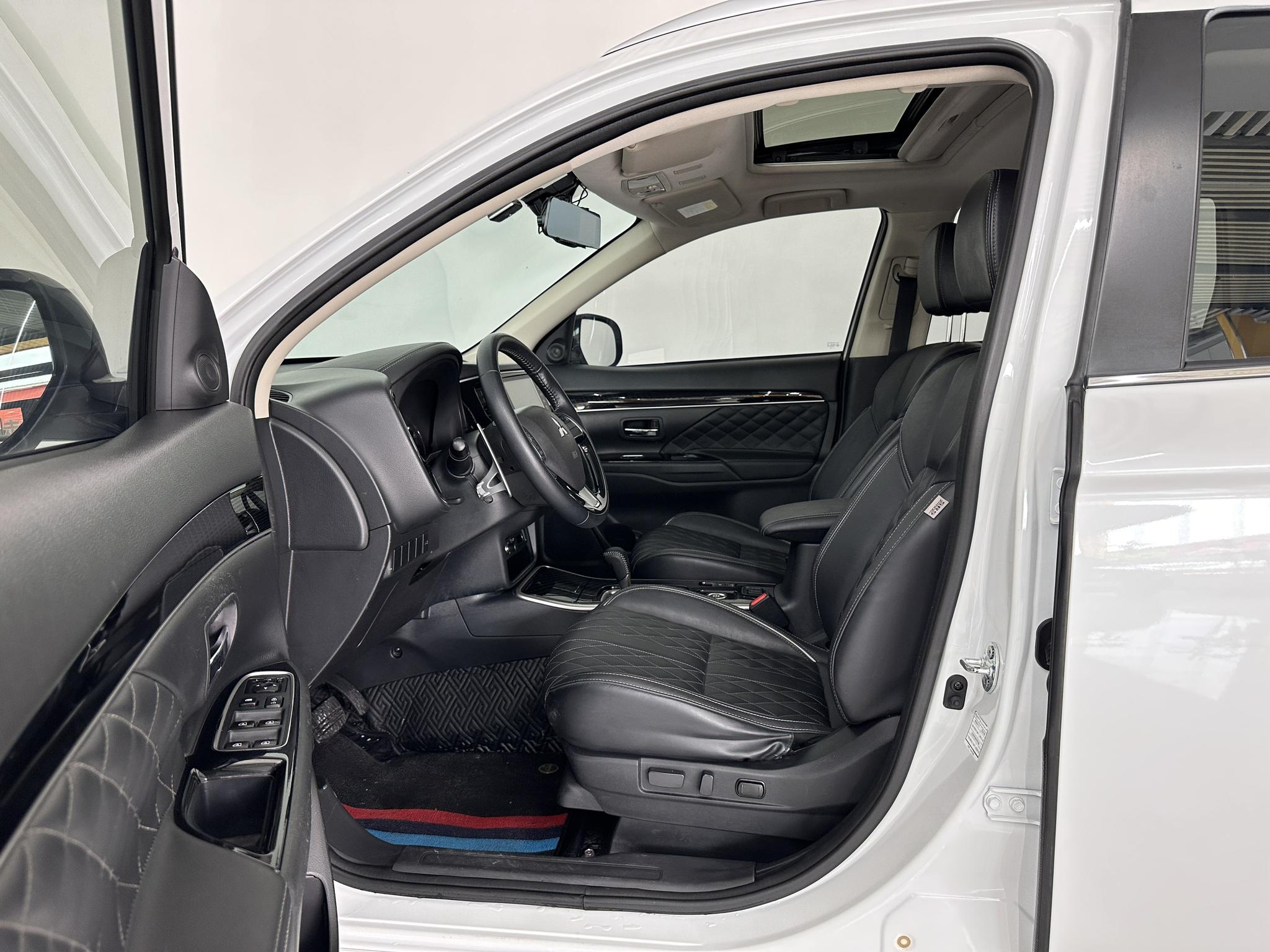 Mitsubishi Outlander 2021, фото 12
