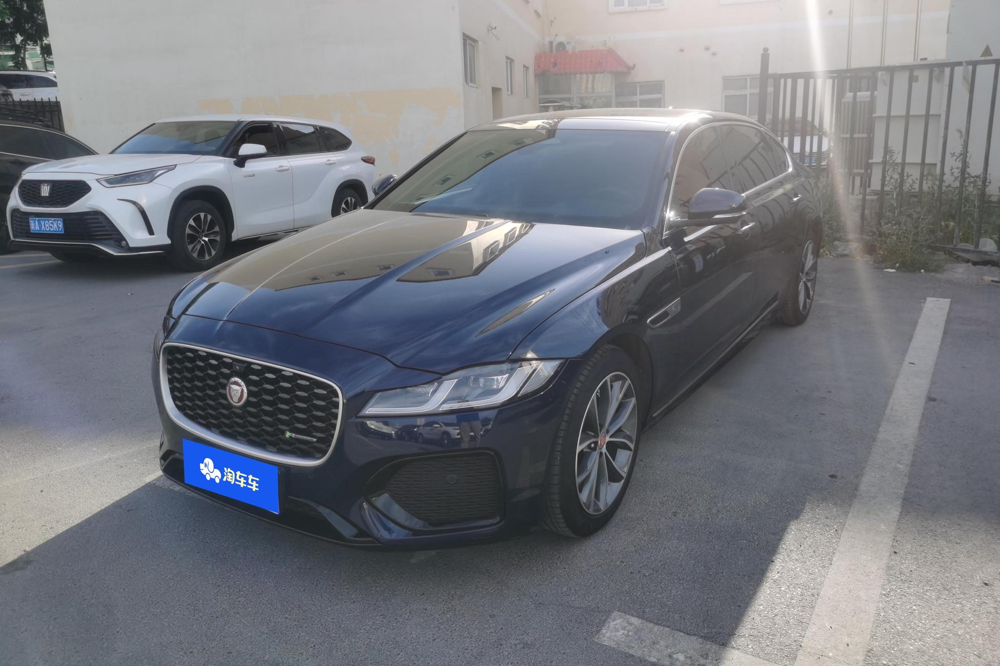 Jaguar XFL 2022, 2 л турбо, автомат, задний, пробег 34 800 км — авто из Китая с пробегом