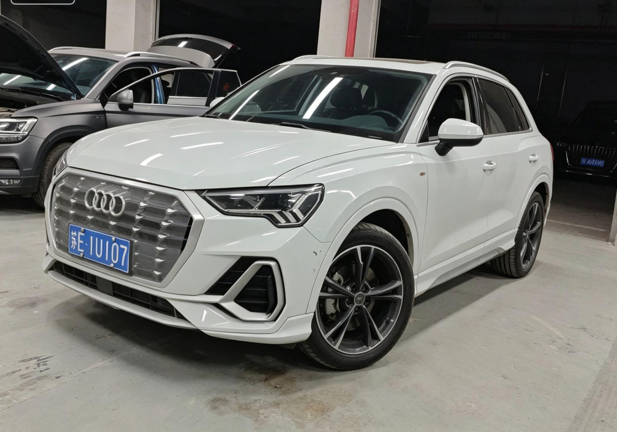 Audi Q3 2022, 1.4 л турбо, робот (DCT), передний, пробег 26 000 км — авто из Китая с пробегом