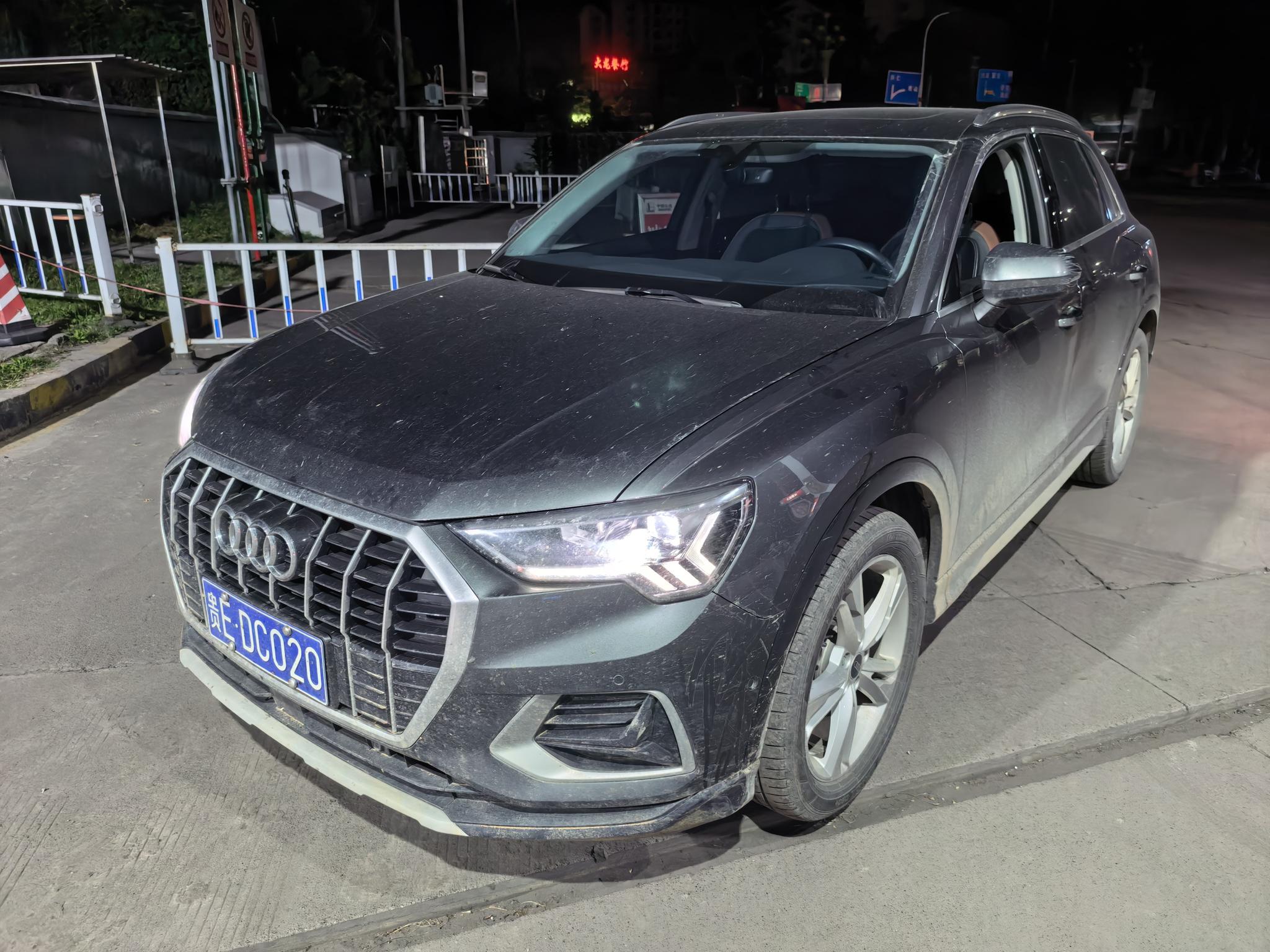 Audi Q3 2023, 1.4 л турбо, робот (DCT), передний, пробег 28 100 км — авто из Китая с пробегом