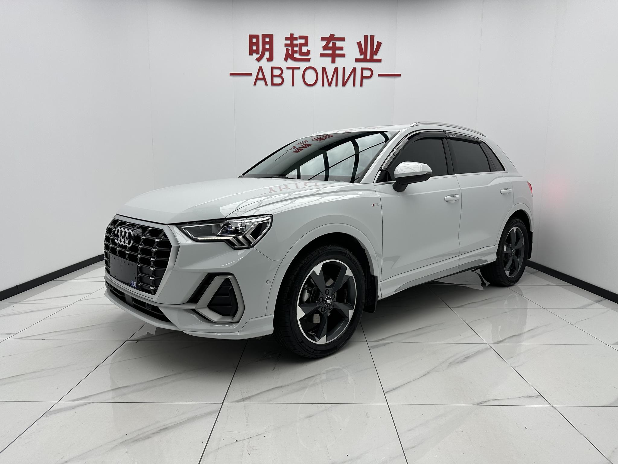 Audi Q3 2022, 1.4 л турбо, робот (DCT), передний, пробег 10 000 км — авто из Китая с пробегом