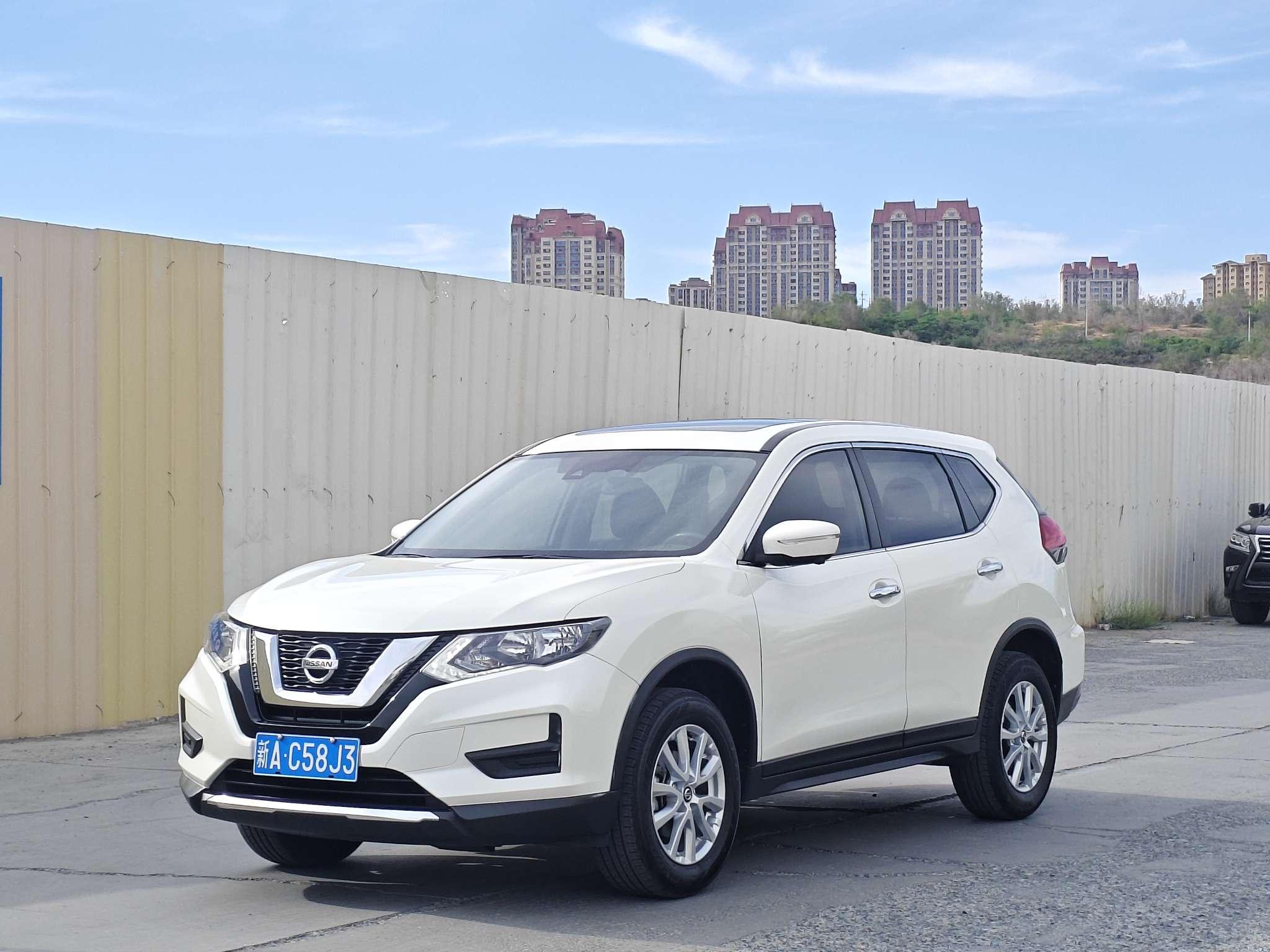 Nissan X-Trail 2022, 2 л, вариатор (CVT), передний, пробег 72 000 км — авто из Китая с пробегом