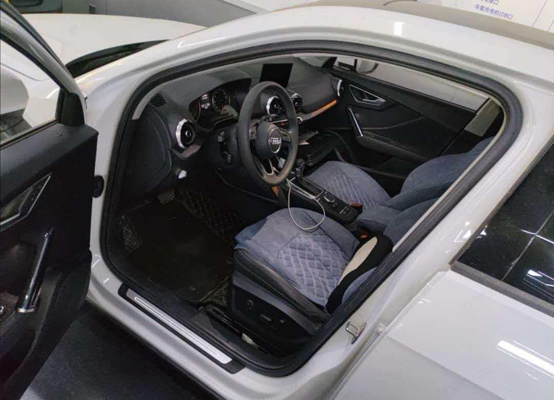 Audi Q2L 2022, фото 4
