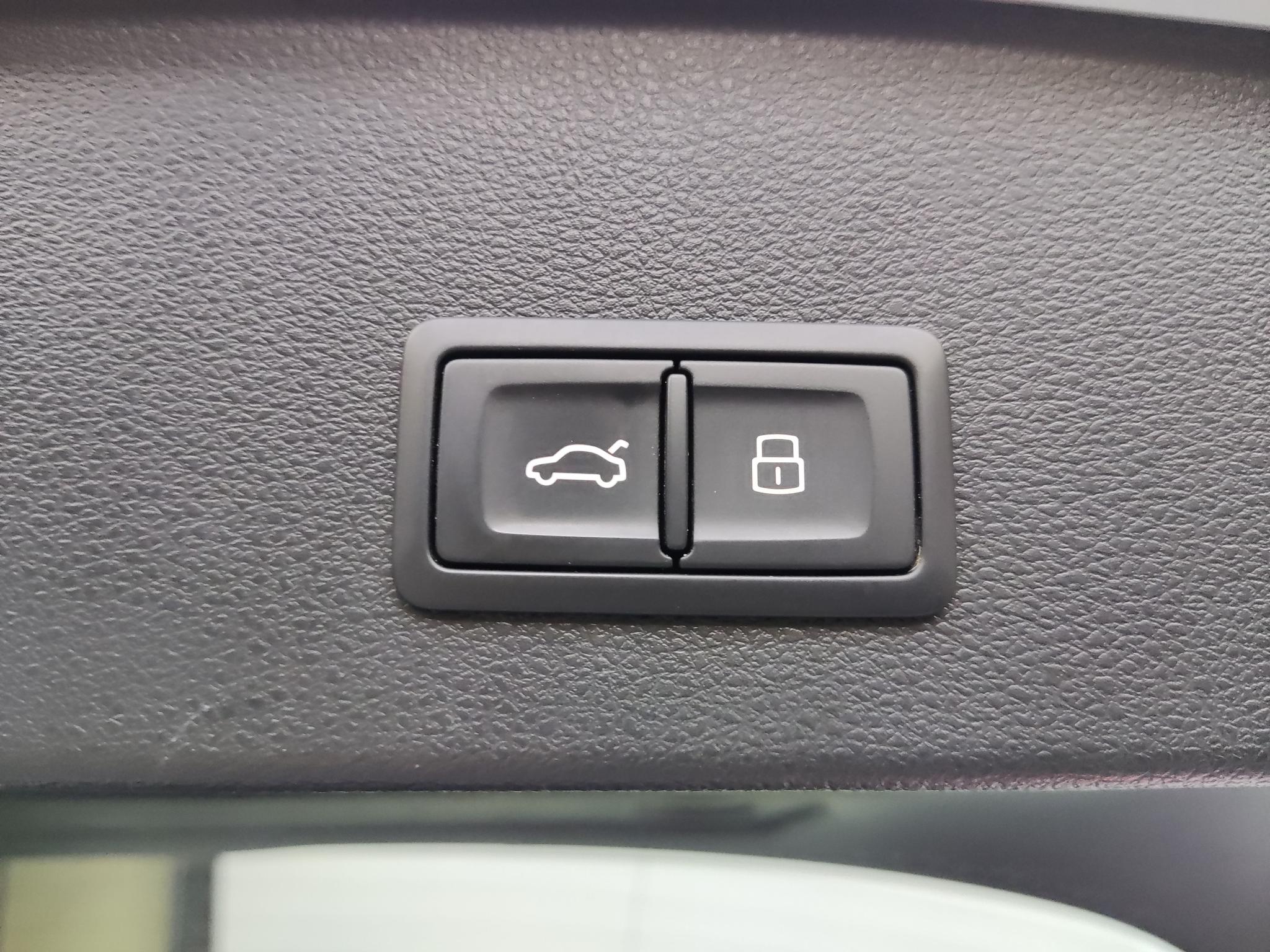 Audi Q2L 2022, фото 9