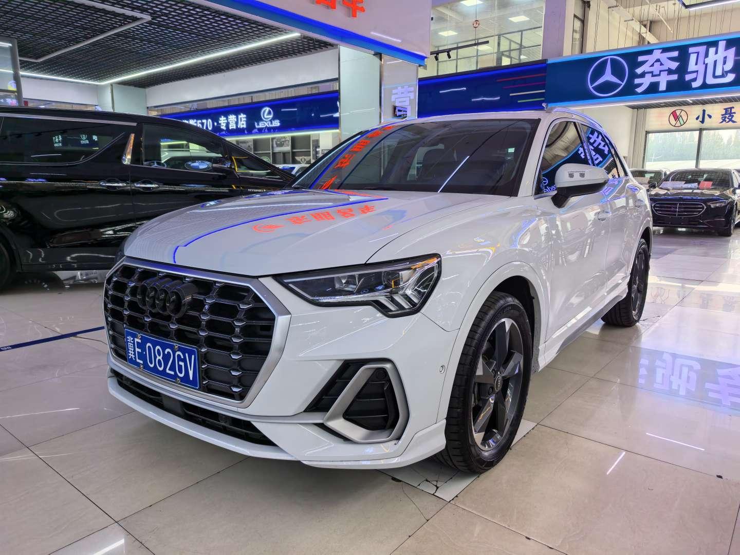 Audi Q3 2022, 1.4 л турбо, робот (DCT), передний, пробег 31 000 км — авто из Китая с пробегом