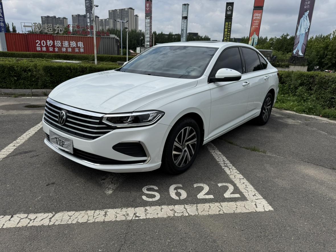 Volkswagen Lavida 2023, 1.5 л, автомат, передний, пробег 18 500 км — авто из Китая с пробегом