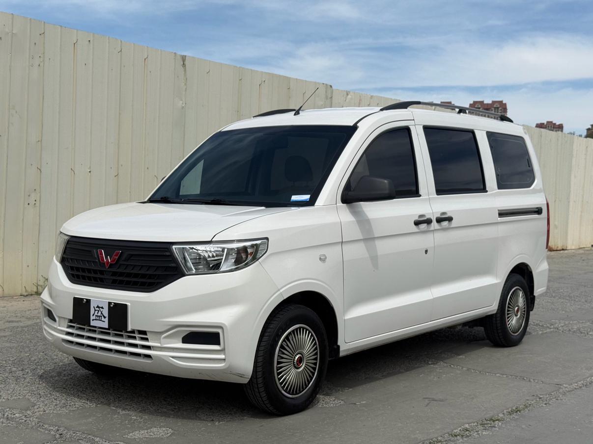 Wuling Hongguang V 2022, 1.5 л, 6-ст. механика, задний, пробег 30 000 км — авто из Китая с пробегом