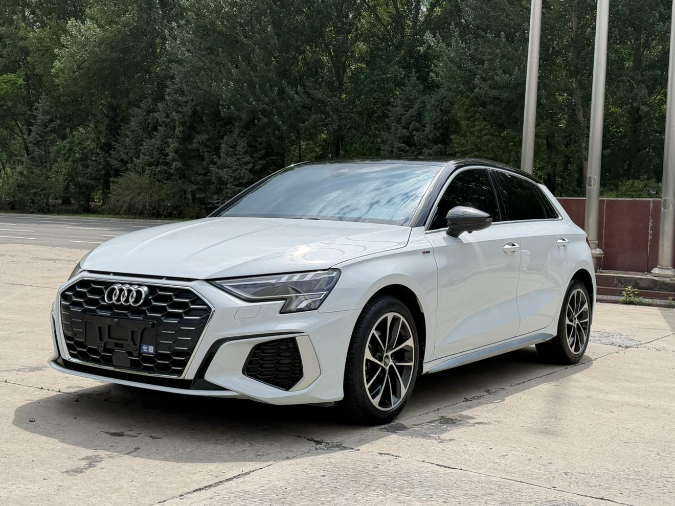 Audi A3 2022, 1.4 л турбо, робот (DCT), передний, пробег 27 000 км — авто из Китая с пробегом