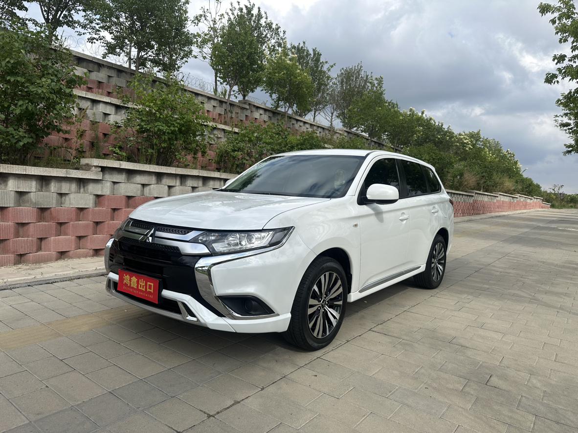 Mitsubishi Outlander 2021, 2 л, вариатор (CVT), передний, пробег 26 000 км — авто из Китая с пробегом