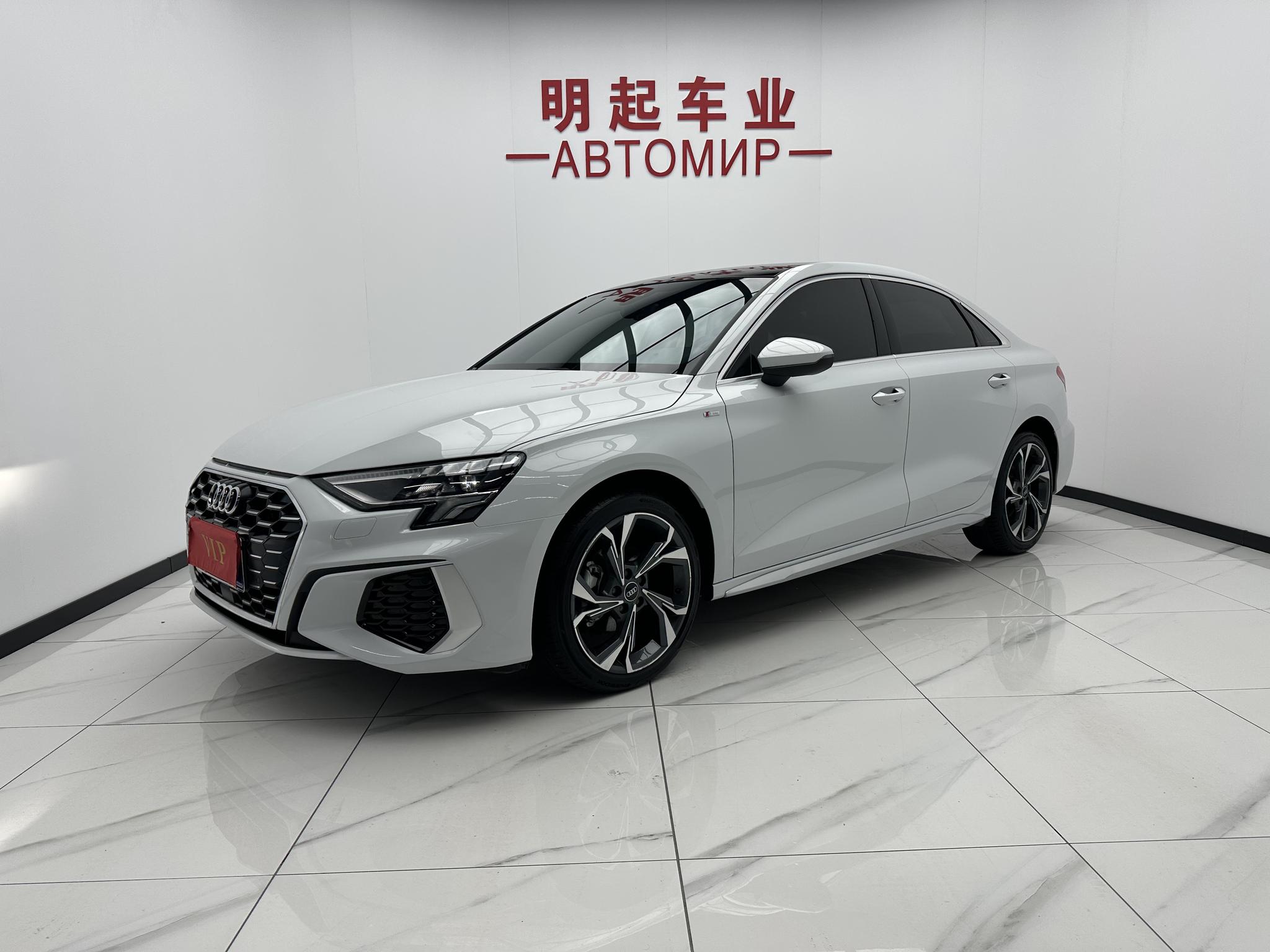 Audi A3 2023, 1.4 л турбо, робот (DCT), передний, пробег 22 000 км — авто из Китая с пробегом