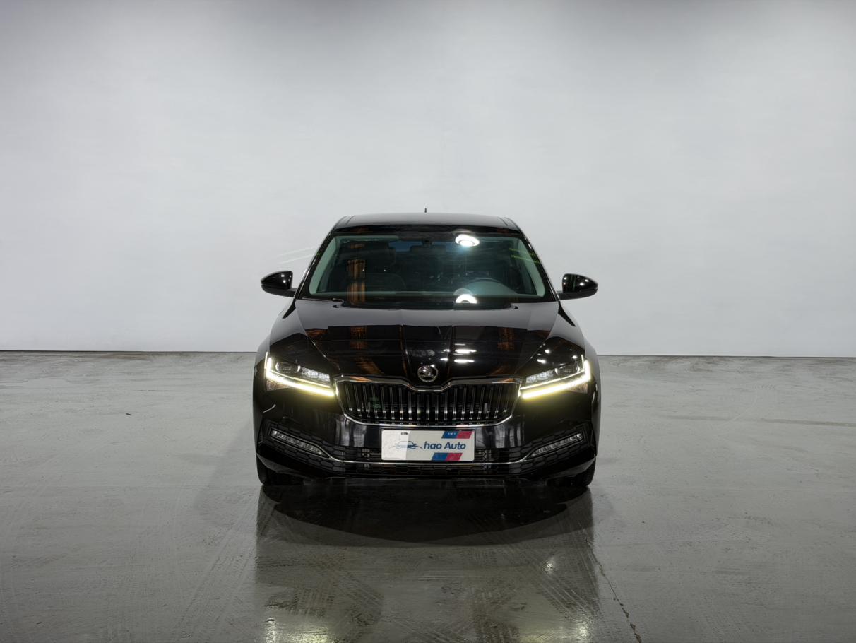 Skoda Superb 2023, фото 2