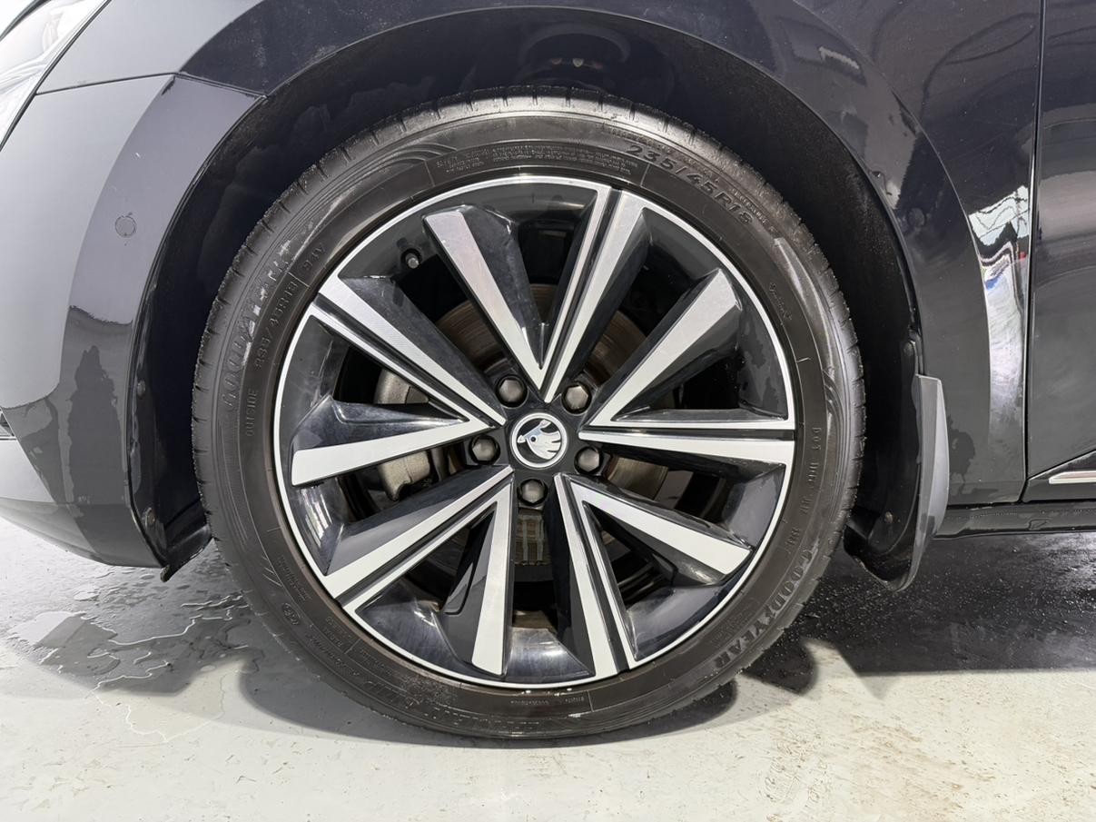 Skoda Superb 2023, фото 7