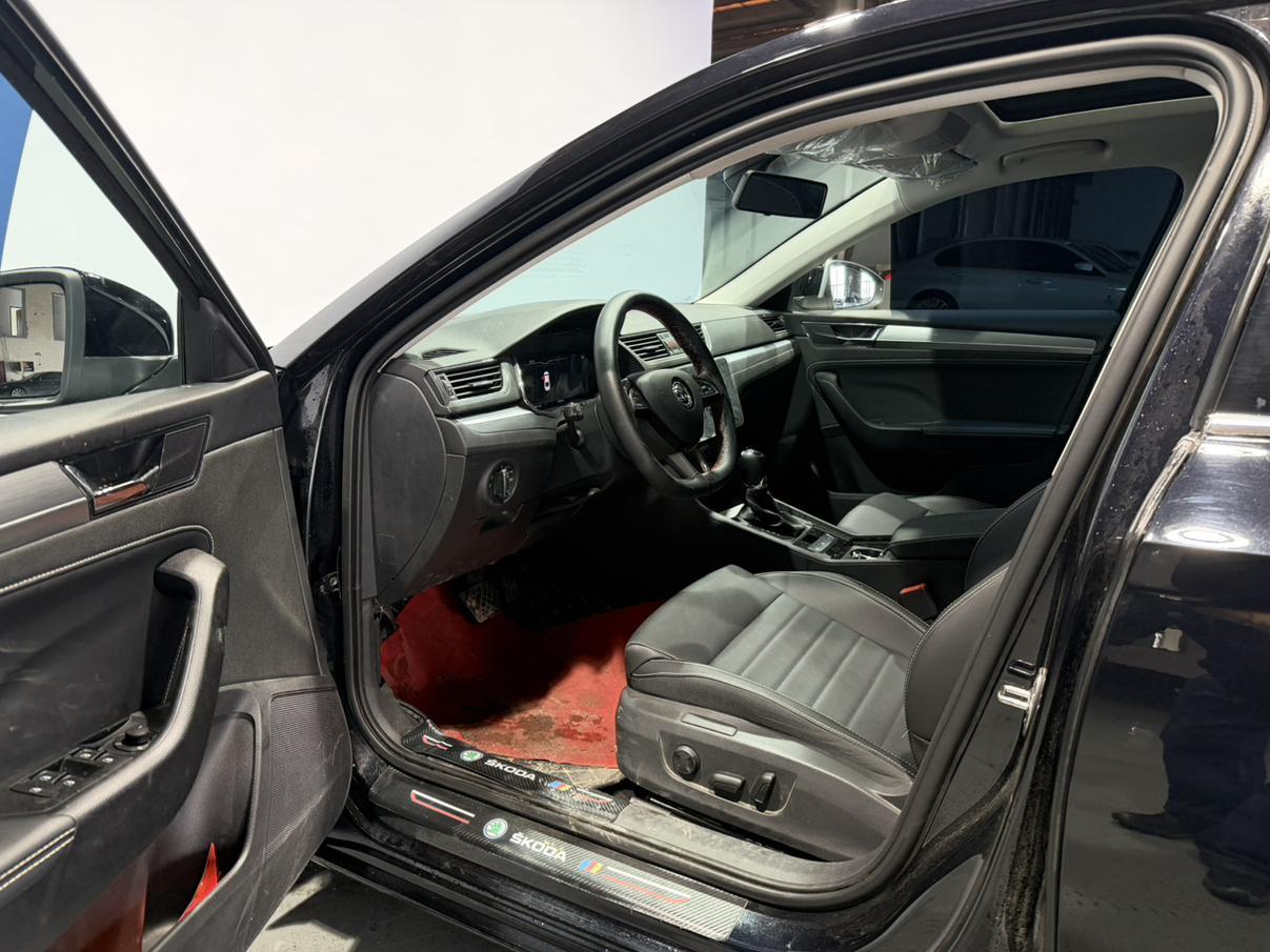 Skoda Superb 2023, фото 8