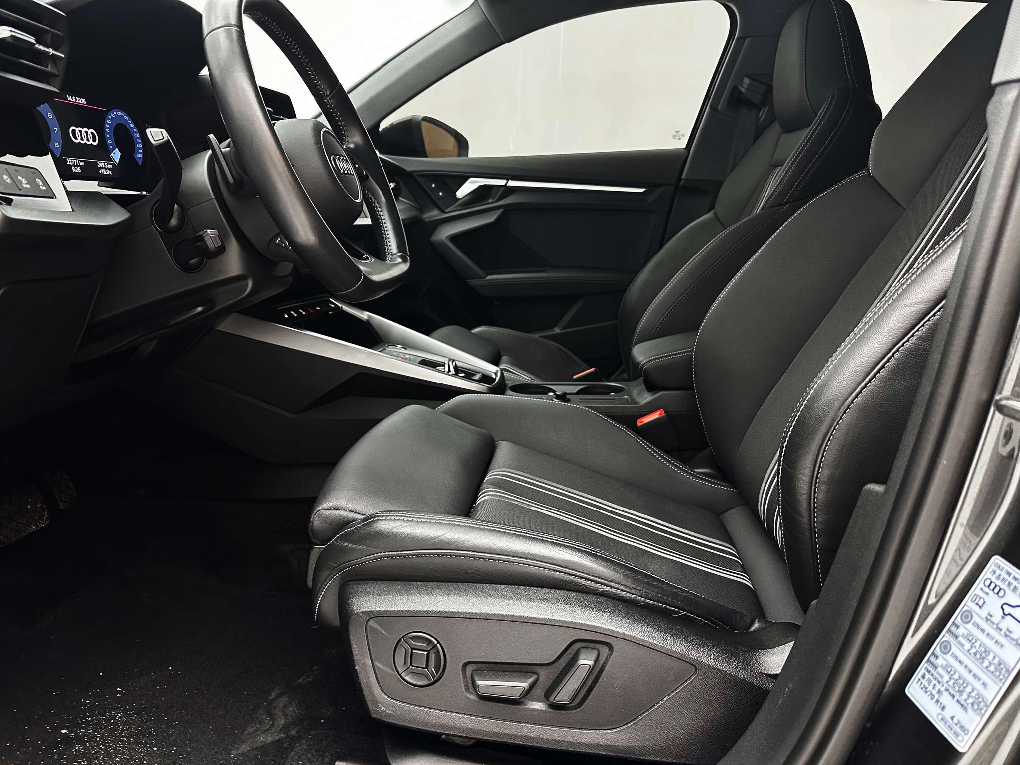 Audi A3 2022, фото 12