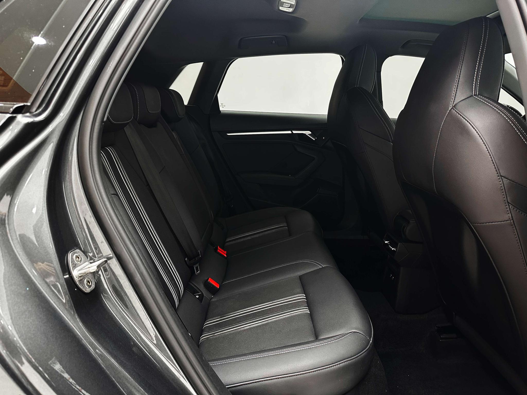 Audi A3 2022, фото 16